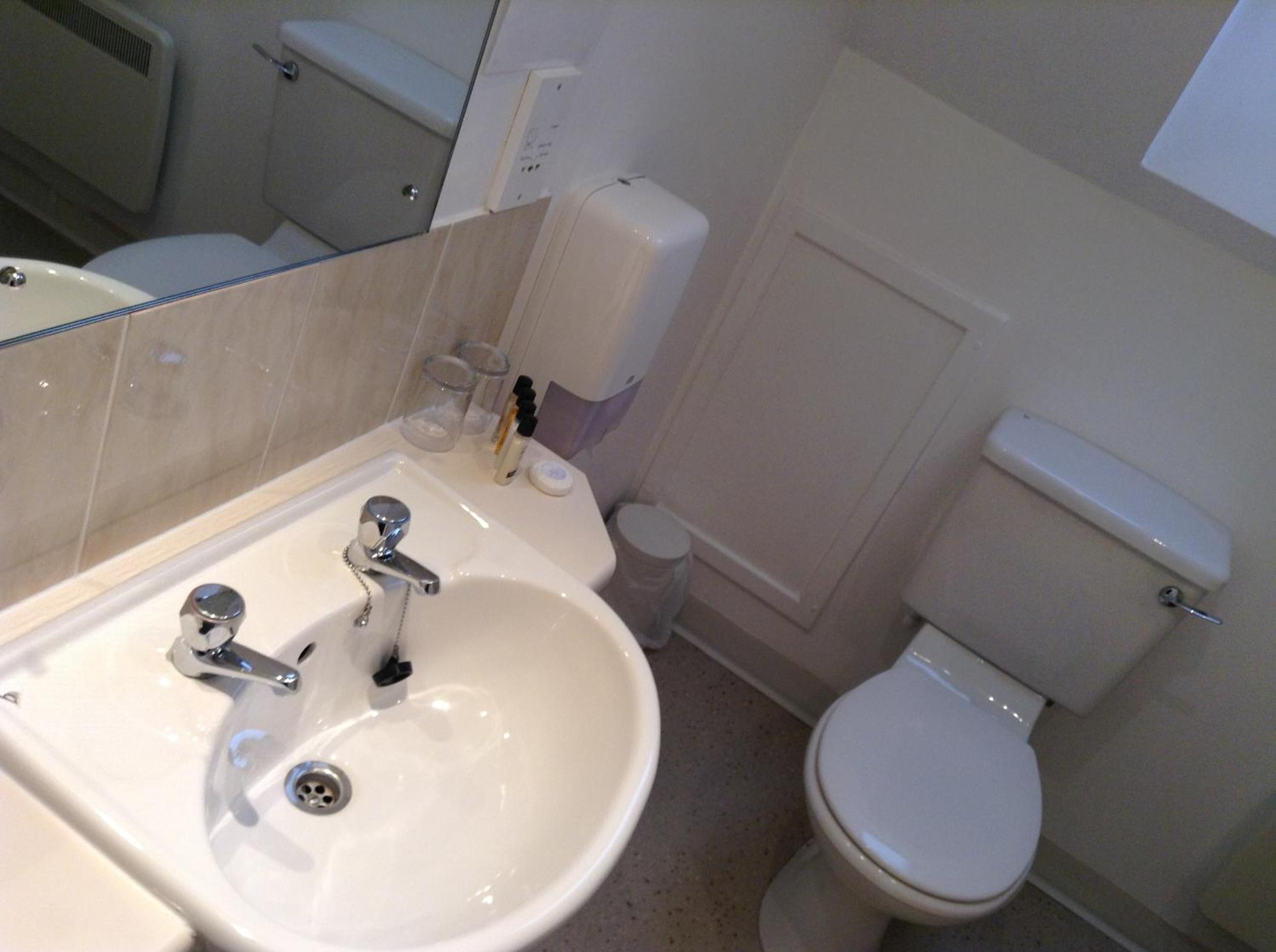 Double Room - Photo 2