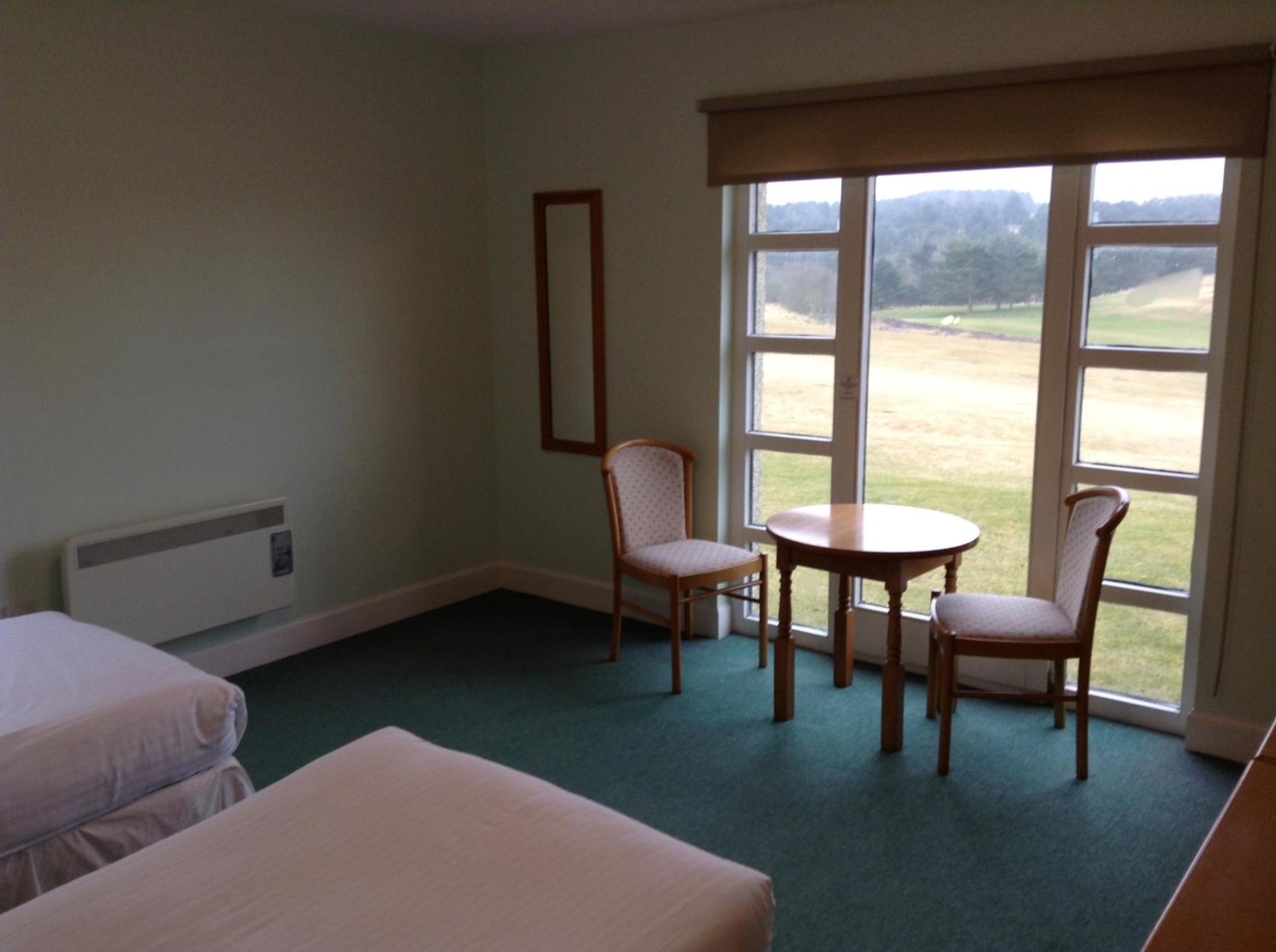 Twin Room - Photo 7