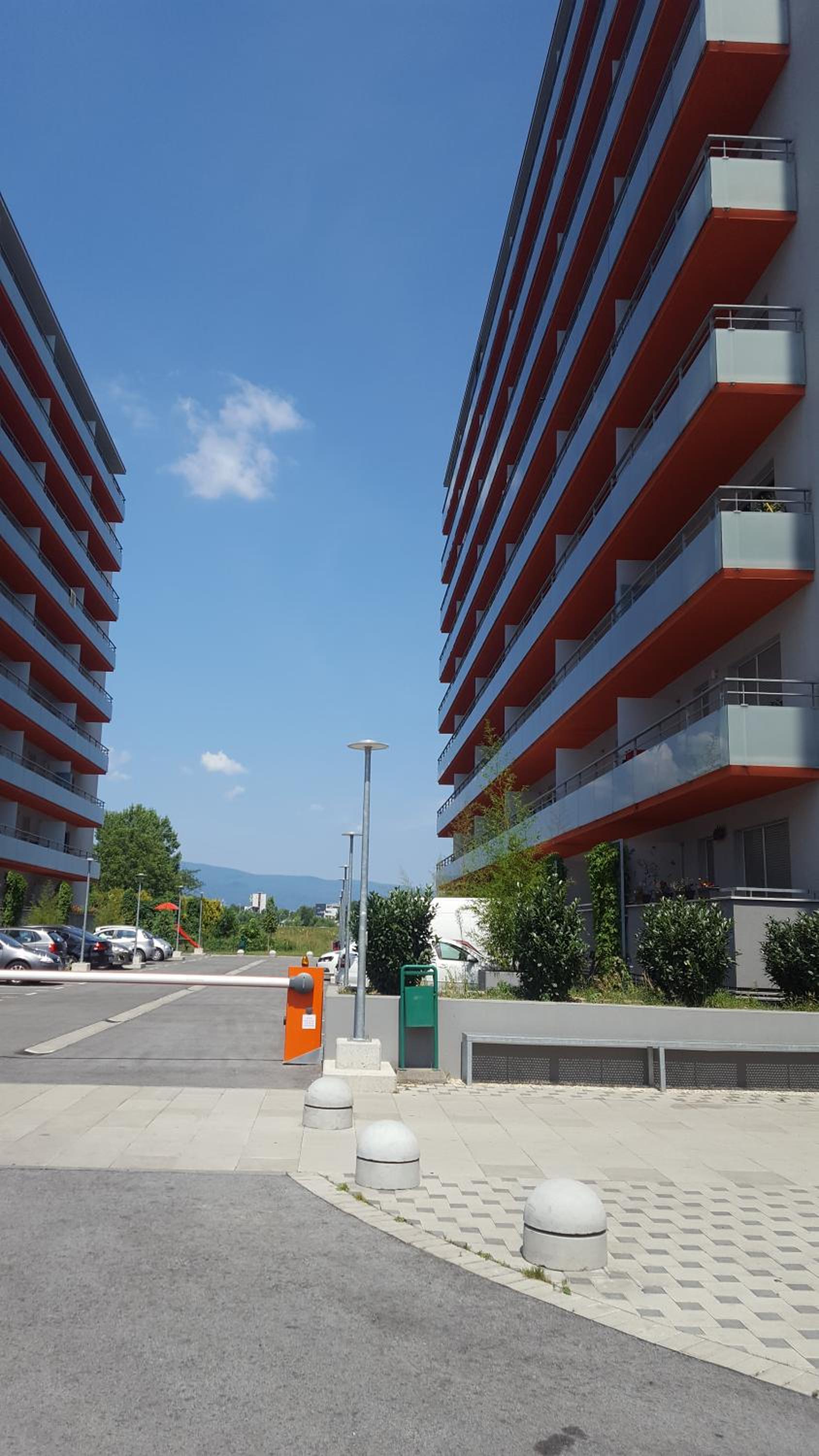 Apartment with Balcony - Photo 7