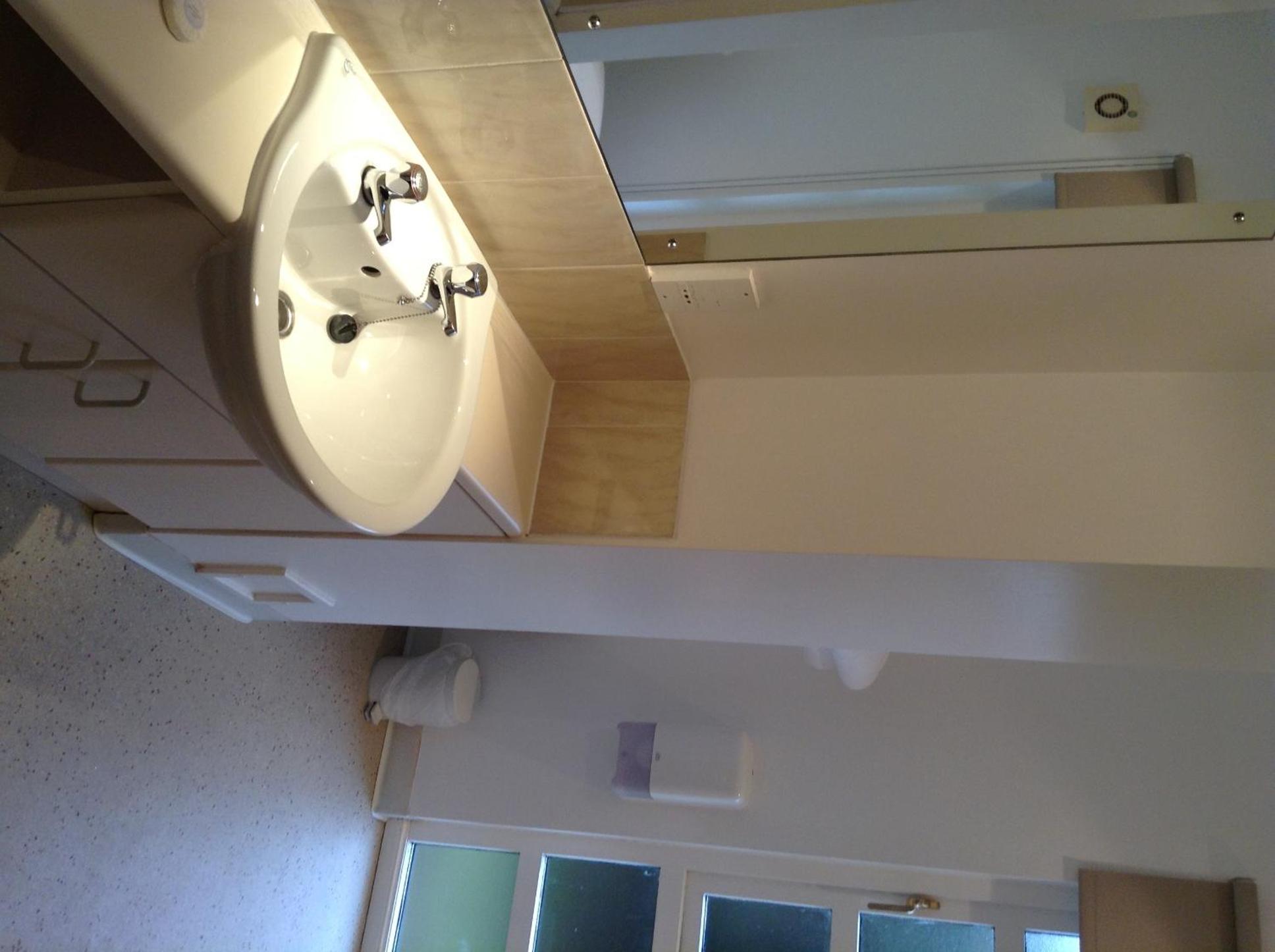 Twin Room - Photo 6