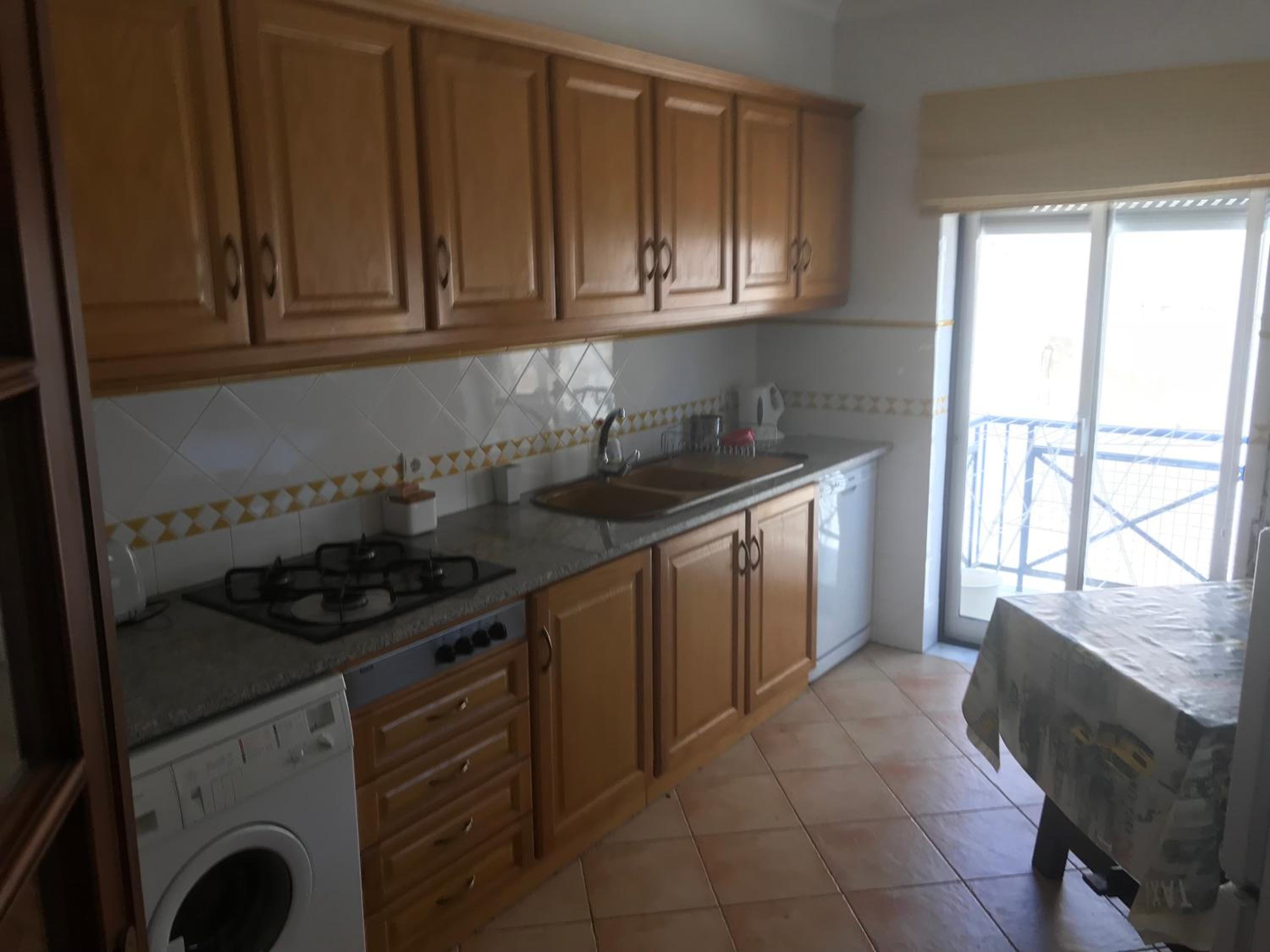 Apartment with Balcony - Photo 5