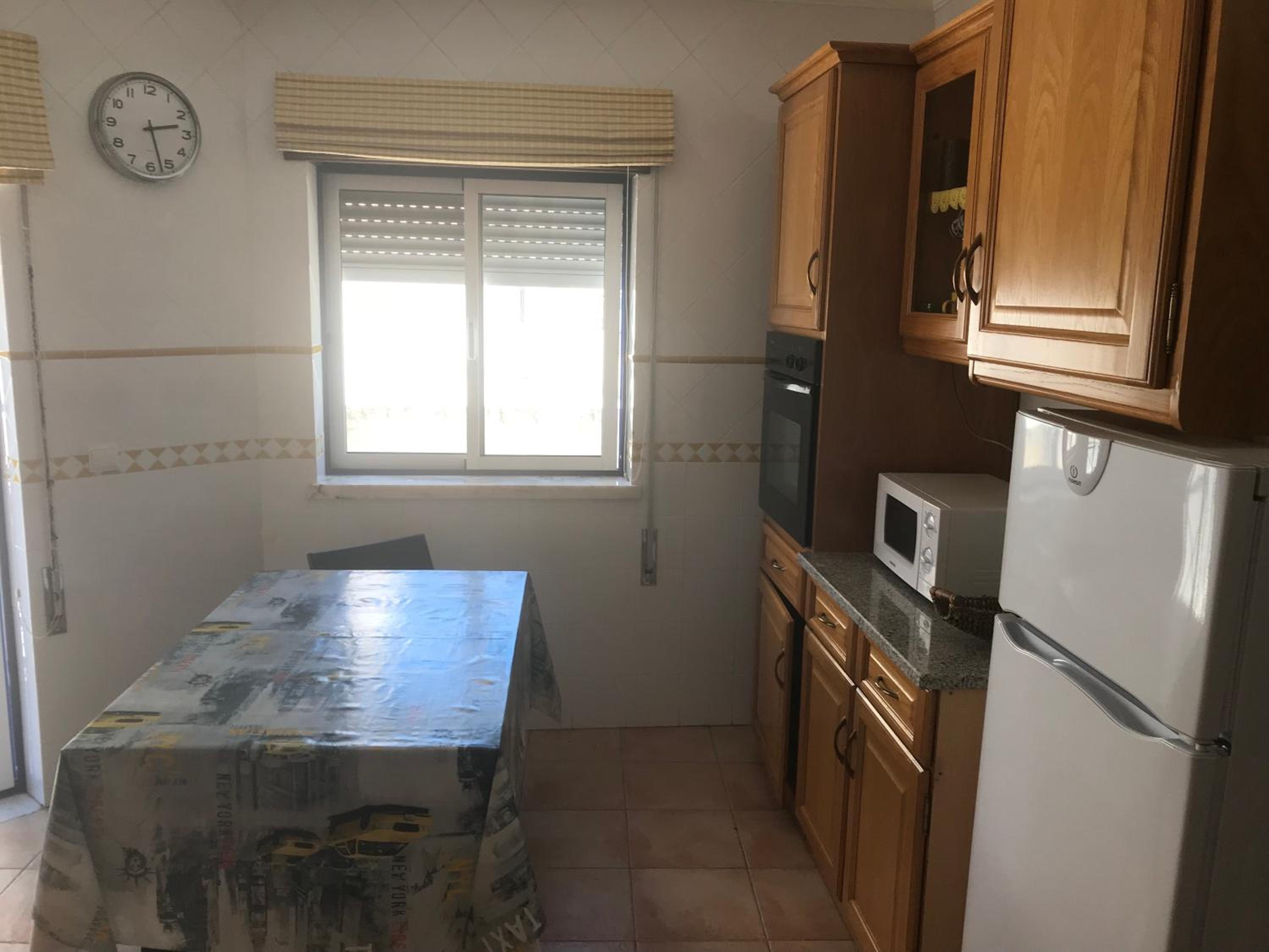 Apartment with Balcony - Photo 6