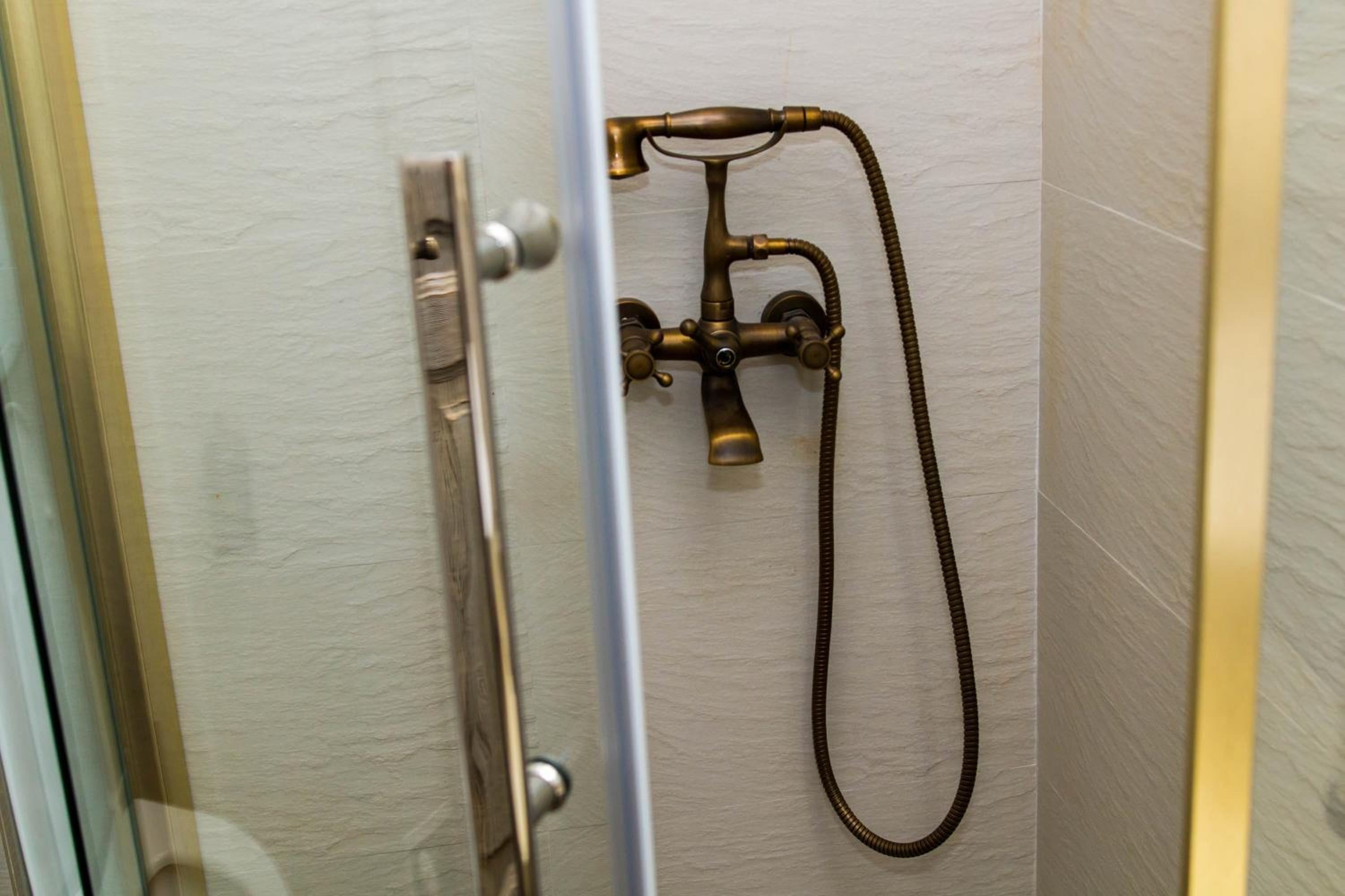 Double Room with Private Bathroom - Photo 2