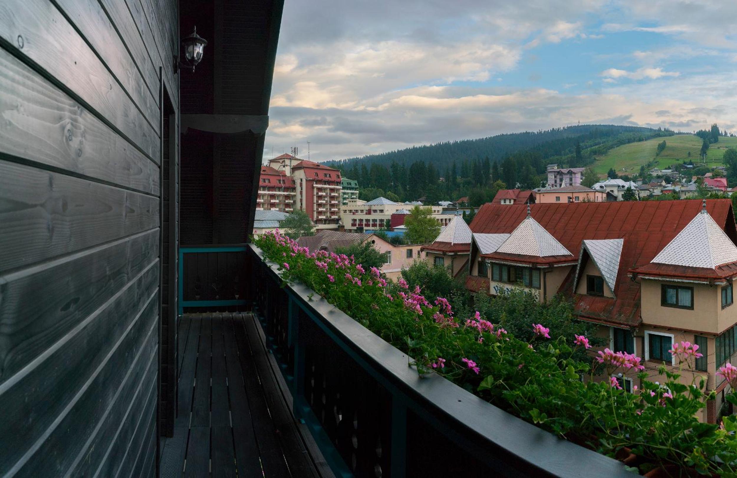 Junior Suite with Balcony - Photo 4