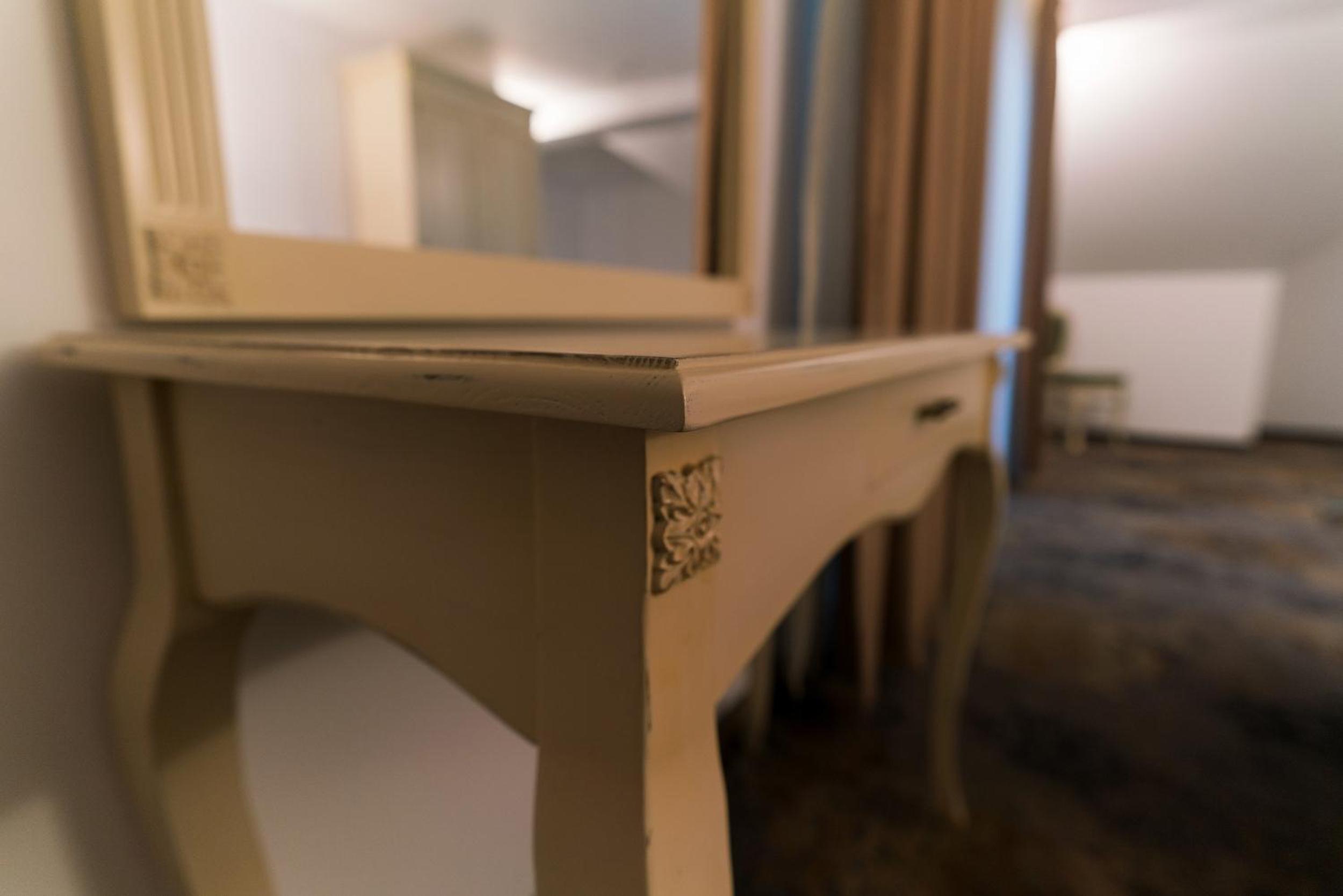Junior Suite with Balcony - Photo 5