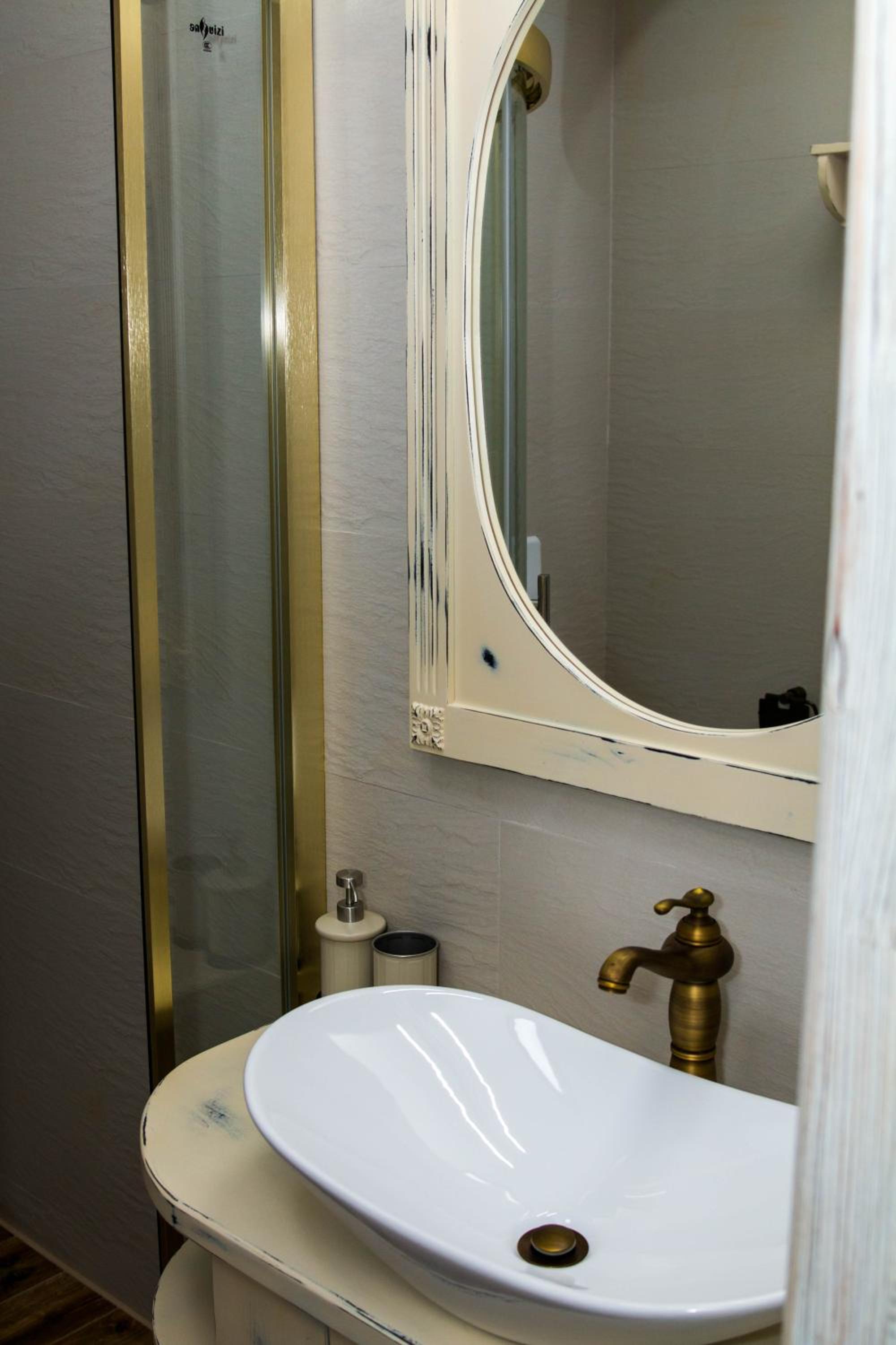 Two-Bedroom Suite - Photo 12