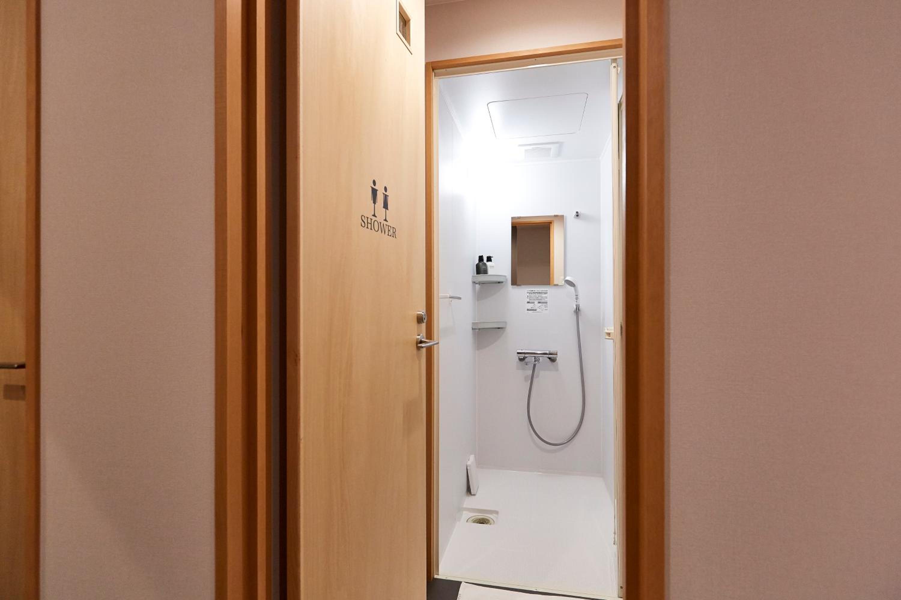 Single Bed in 6-Bed Dormitory Room photo 2