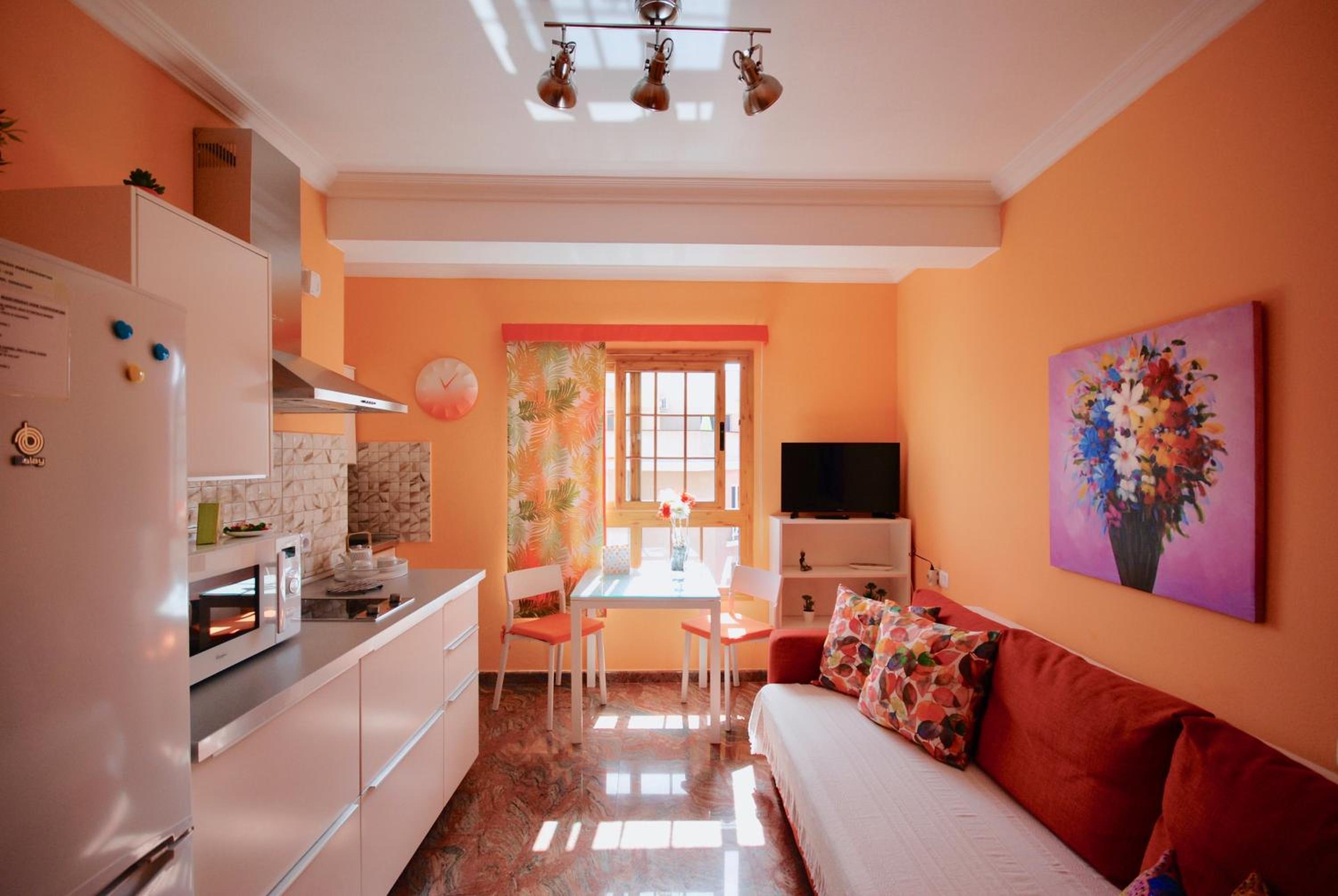 Apartment with Balcony - Photo 12