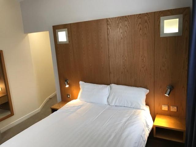 Double Room with Private Bathroom - Photo 3