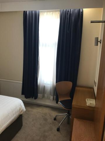 Double Room with Private Bathroom - Photo 5