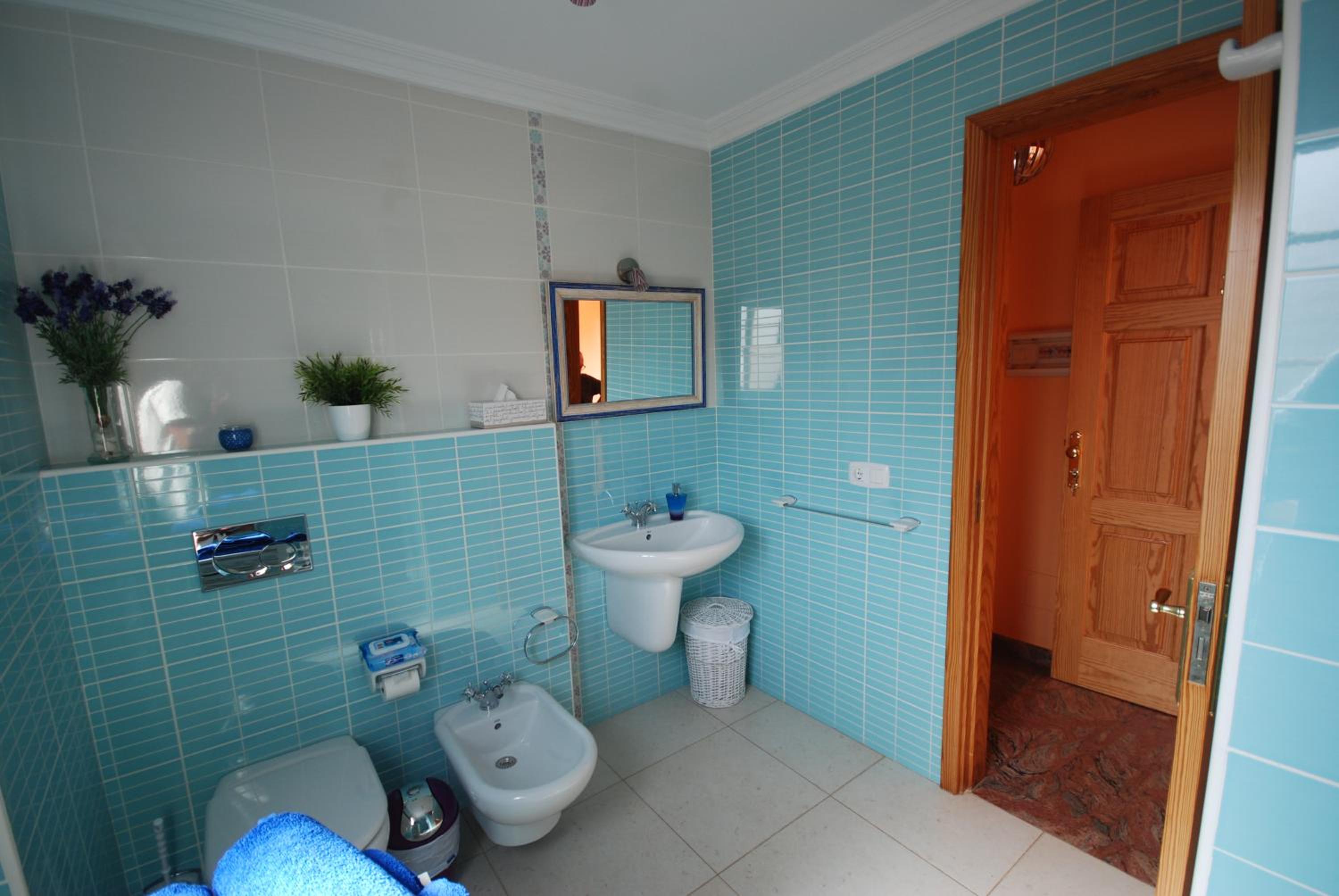 Apartment with Balcony - Photo 15