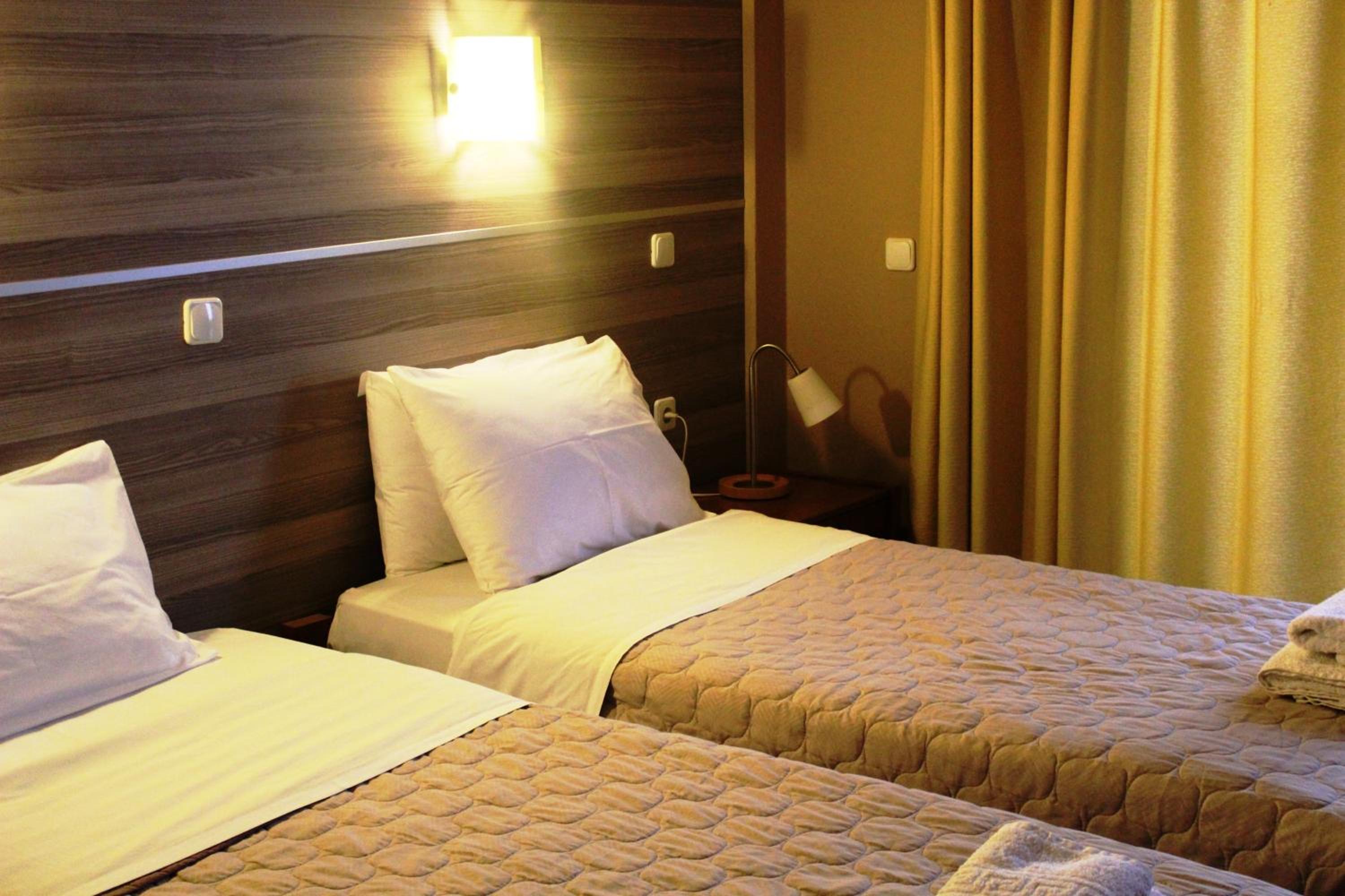 Double Room with Balcony - Photo 7