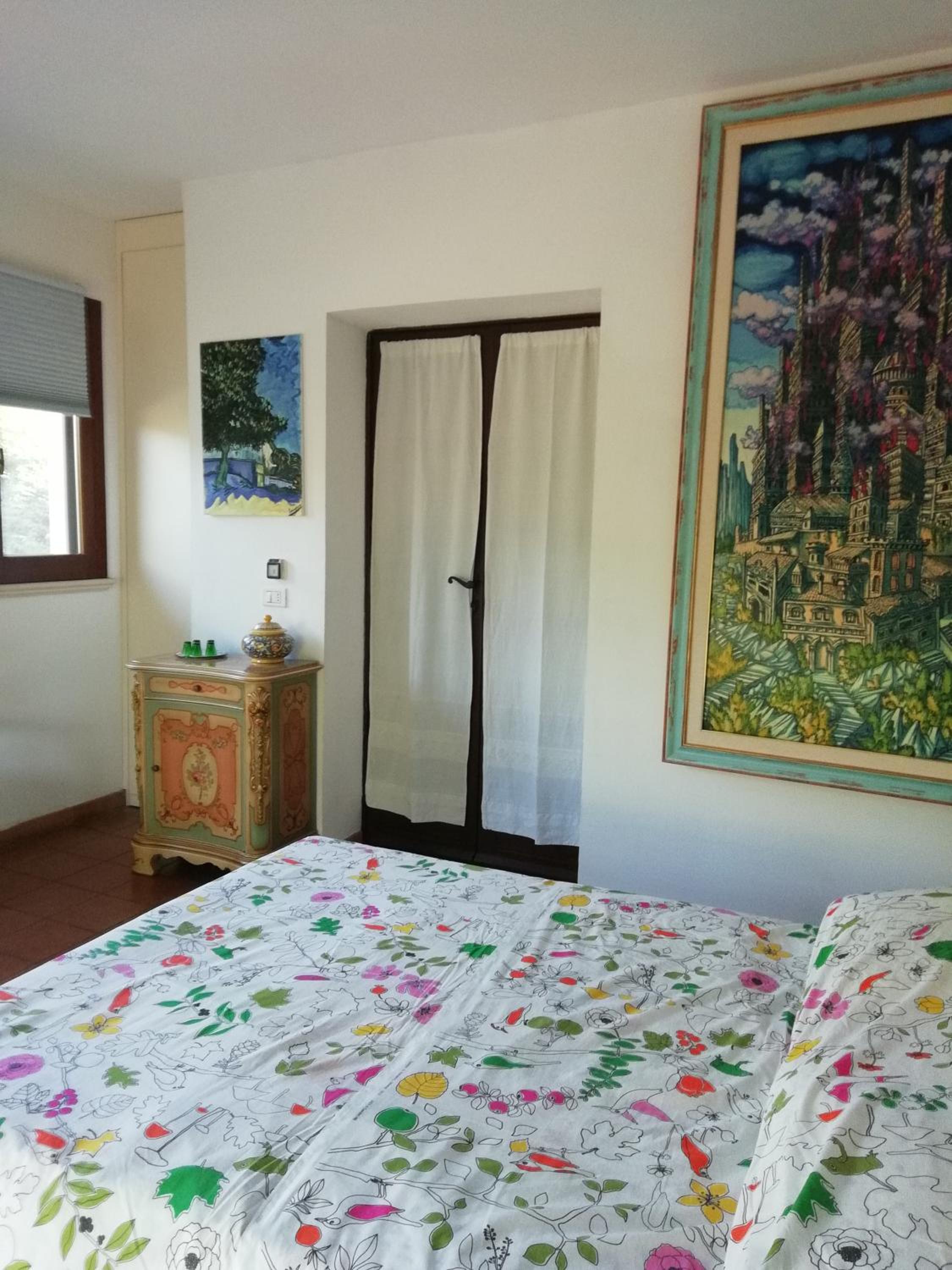 Large Double Room - Photo 3