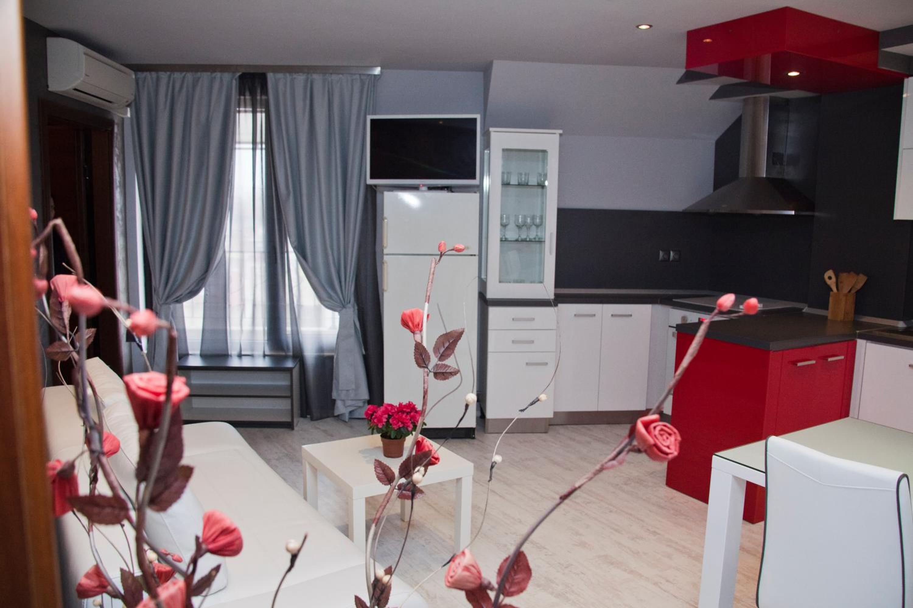 One-Bedroom Apartment (2 Adults + 2 Children) photo 1