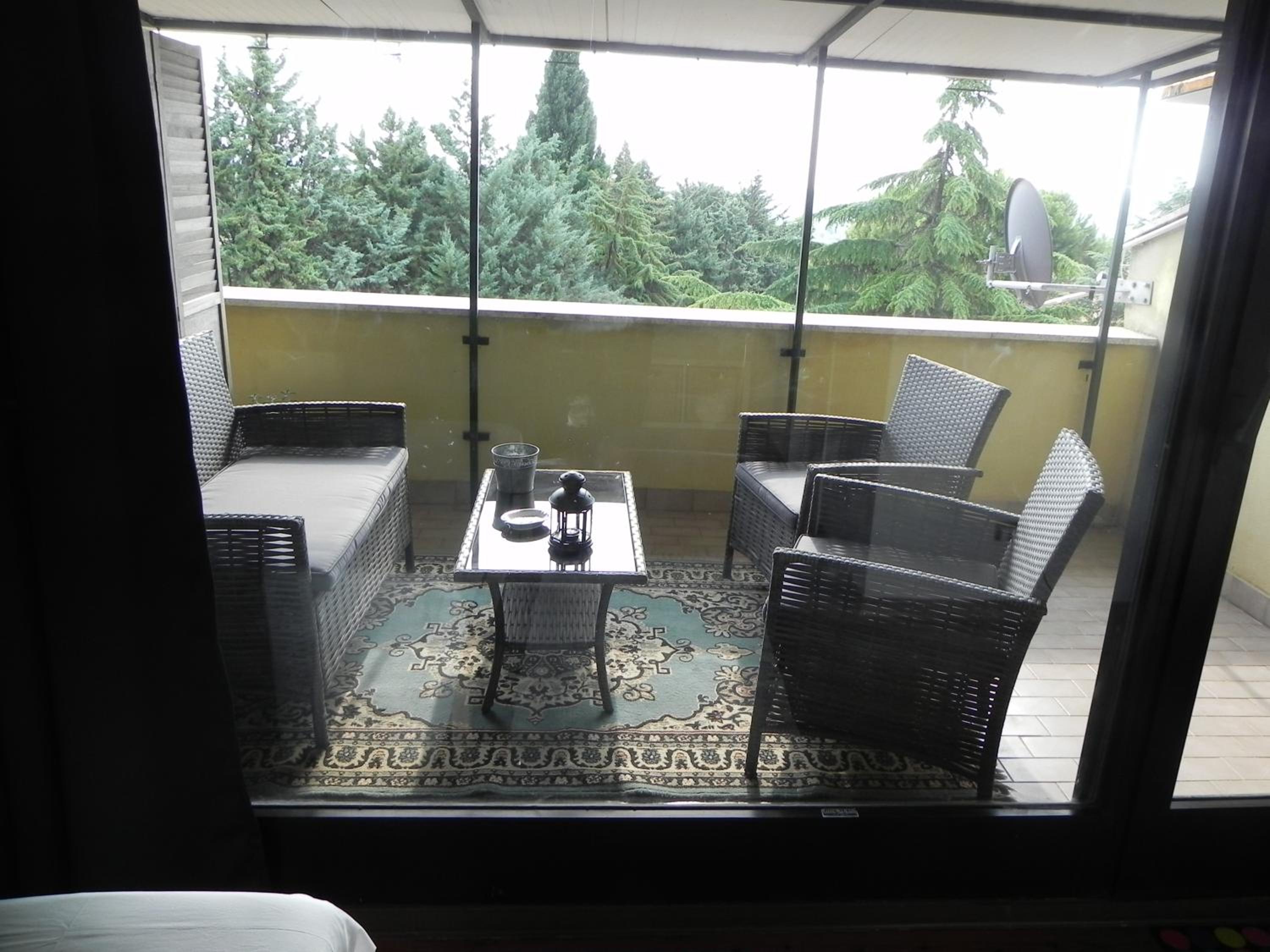 Double Room with Private Bathroom - Photo 8