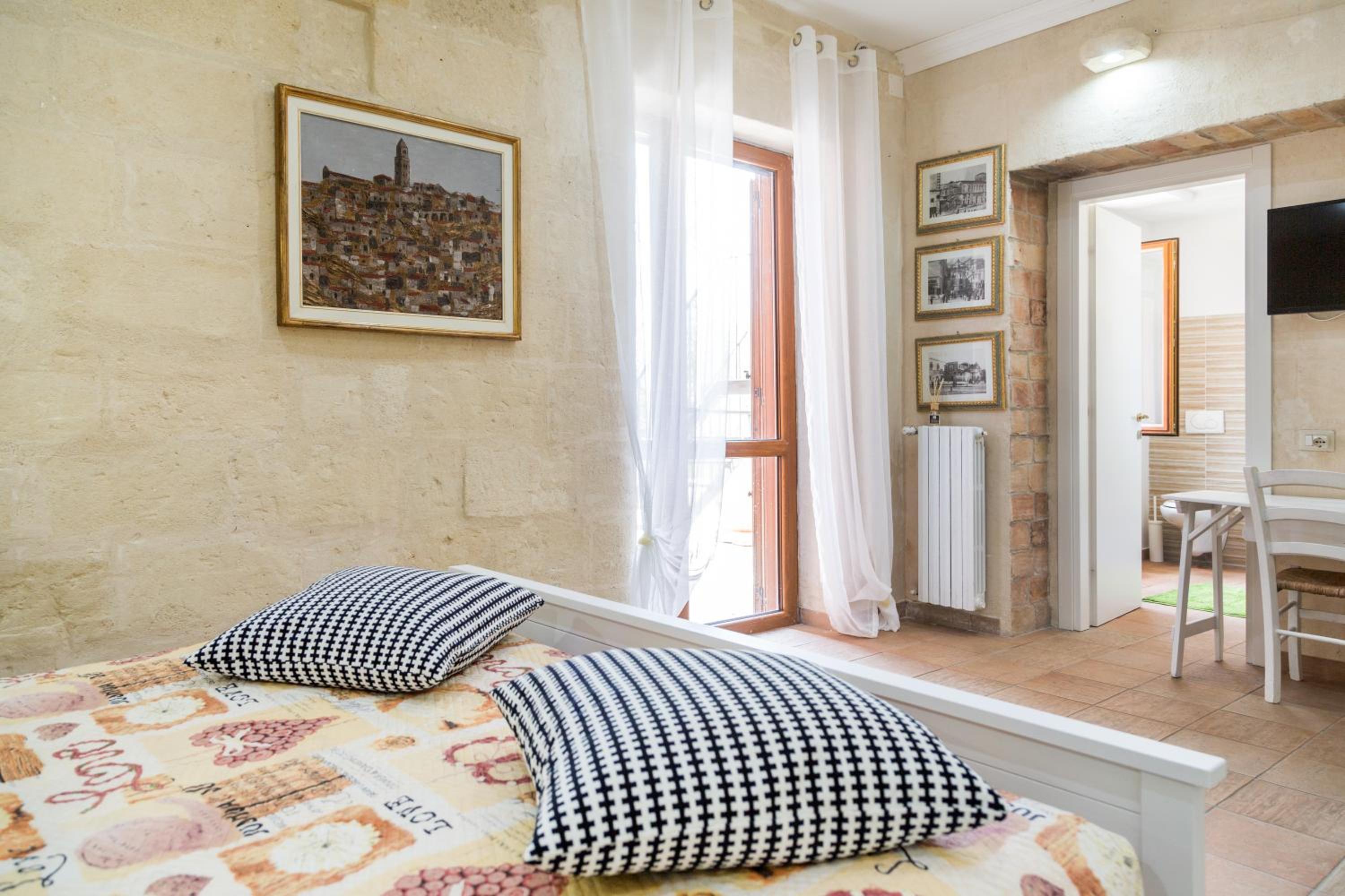 Large Double Room photo 1
