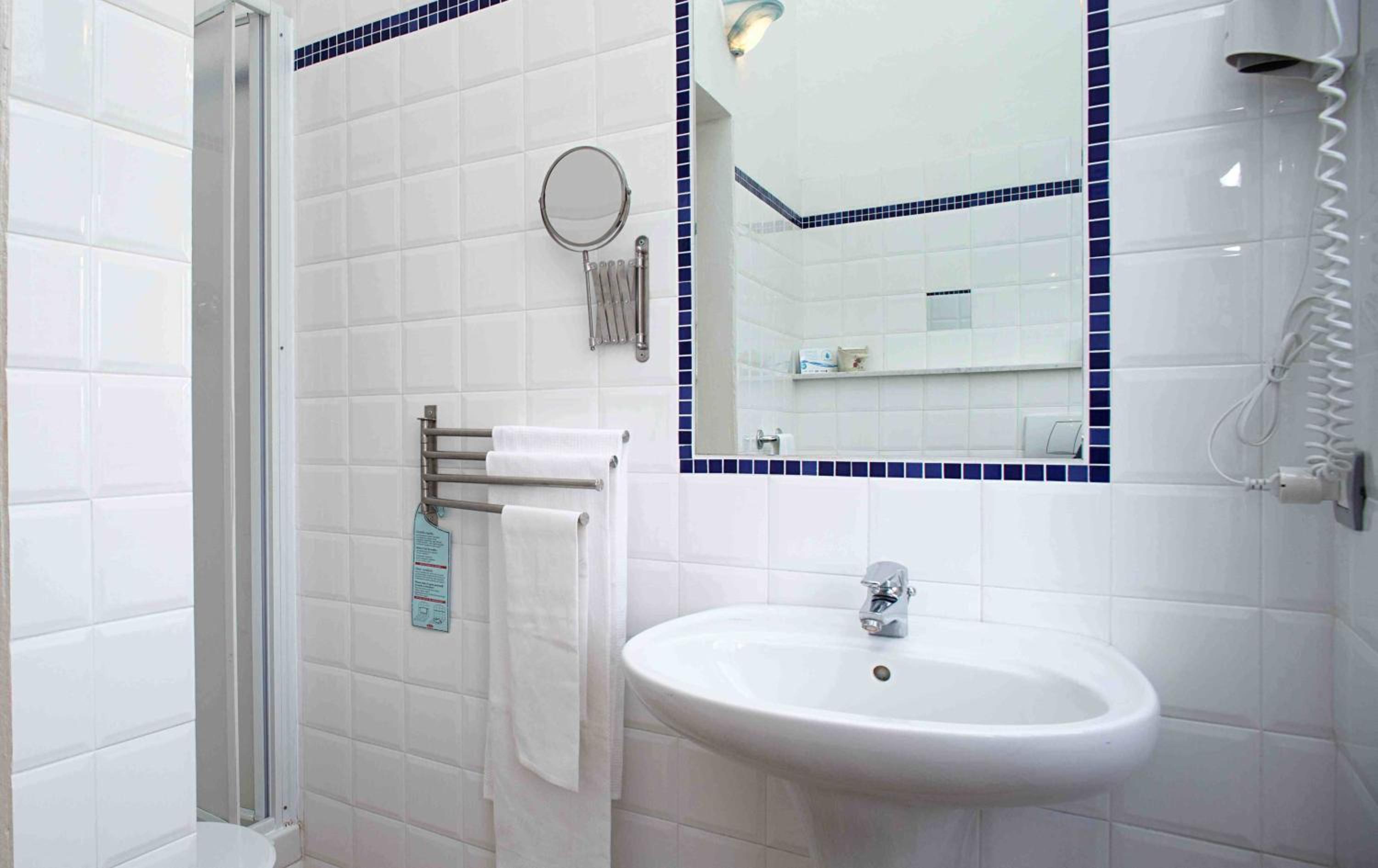 Budget Double Room photo 2