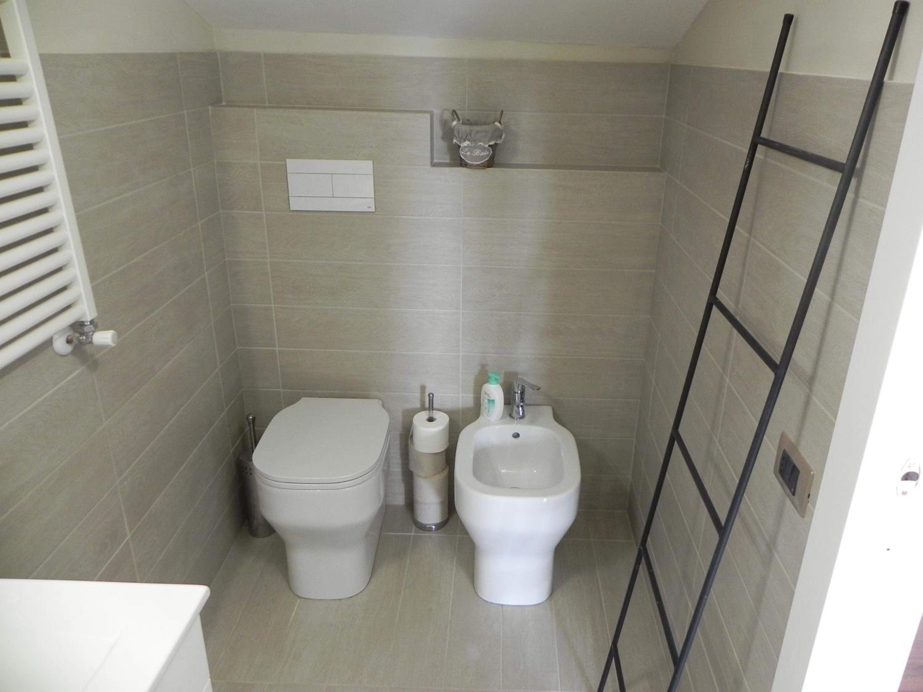 Double Room with Private Bathroom - Photo 6