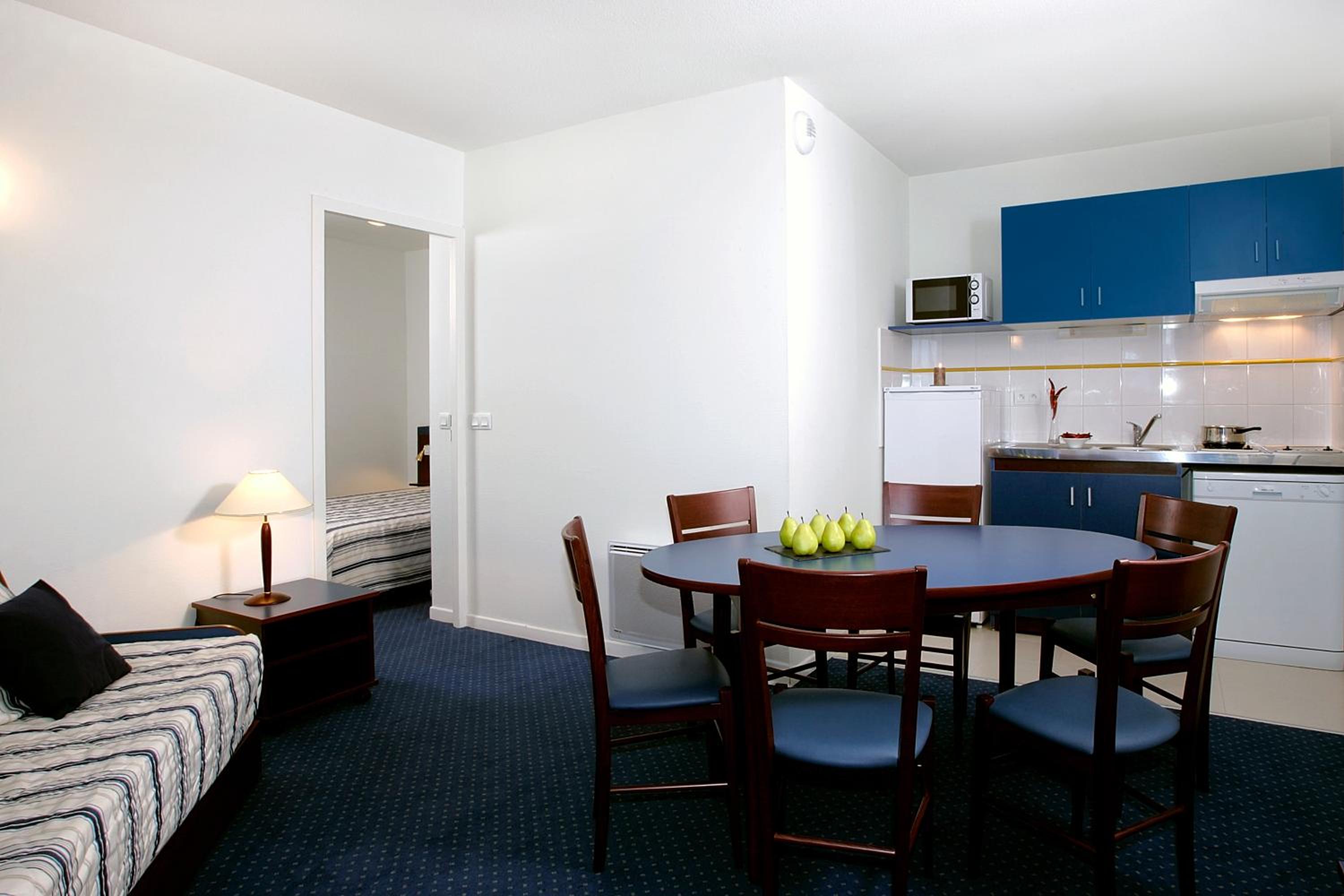 One-Bedroom Apartment - Photo 8