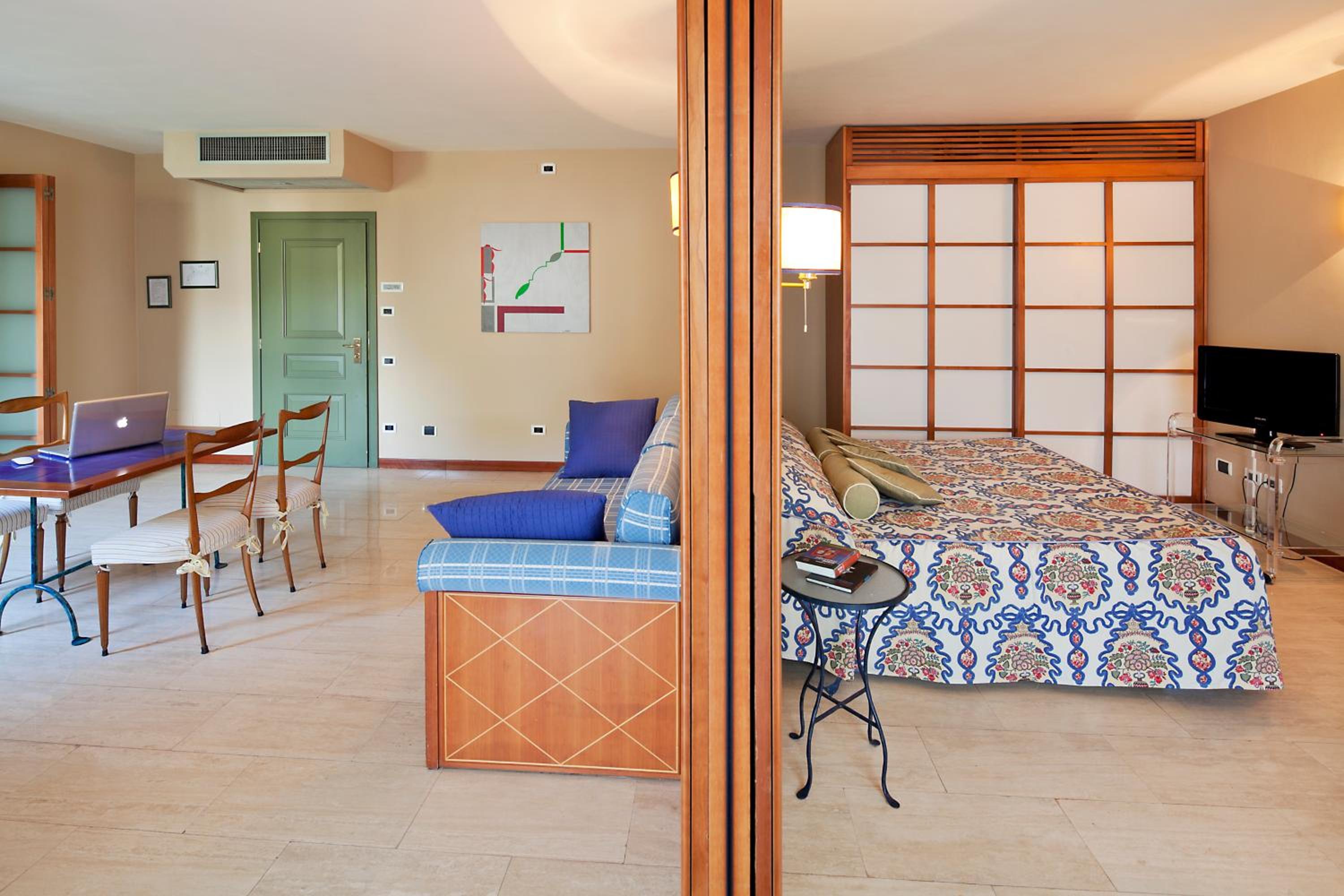 Suite with Terrace - Photo 4
