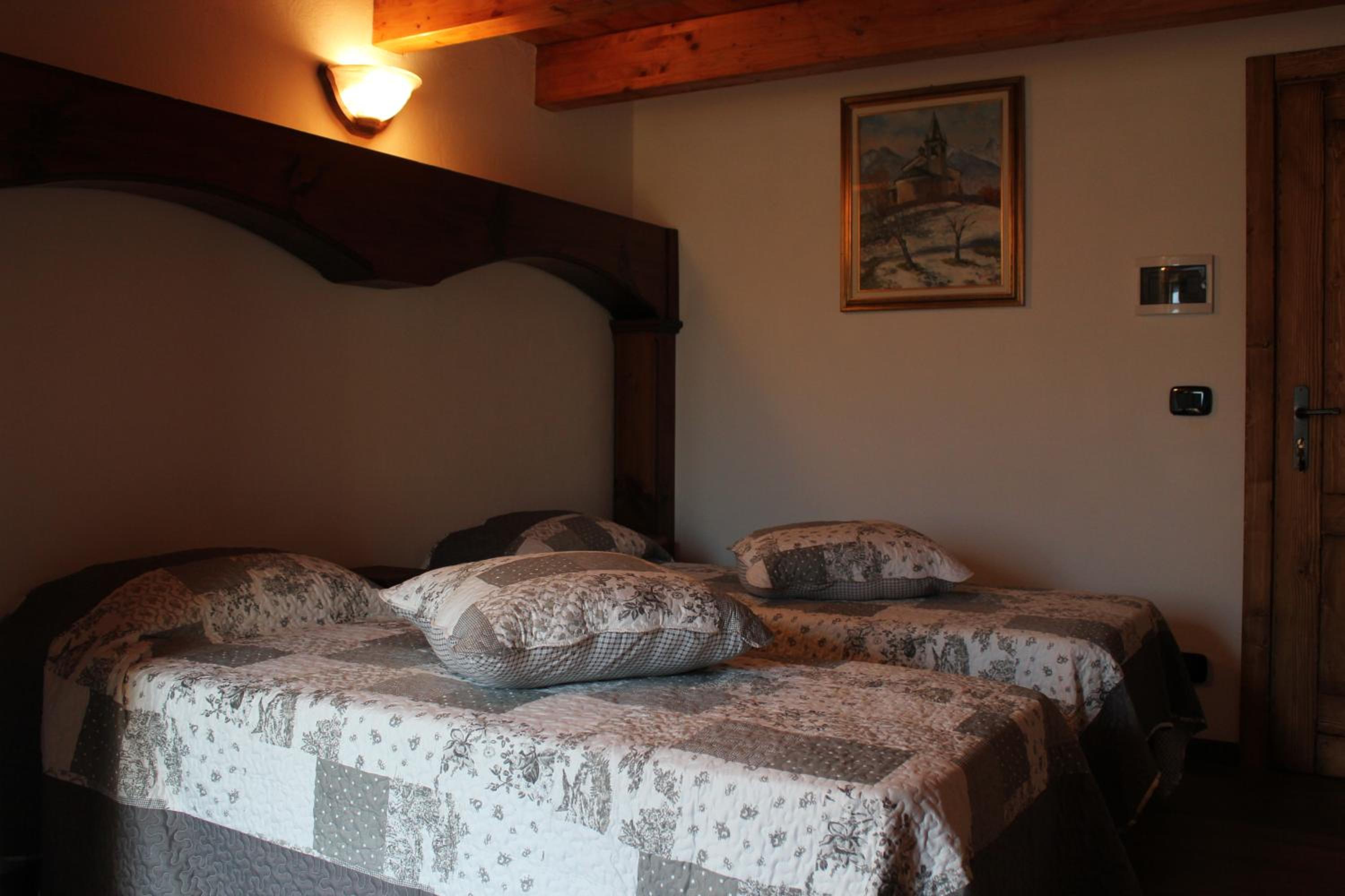 Double or Twin Room - Photo 4