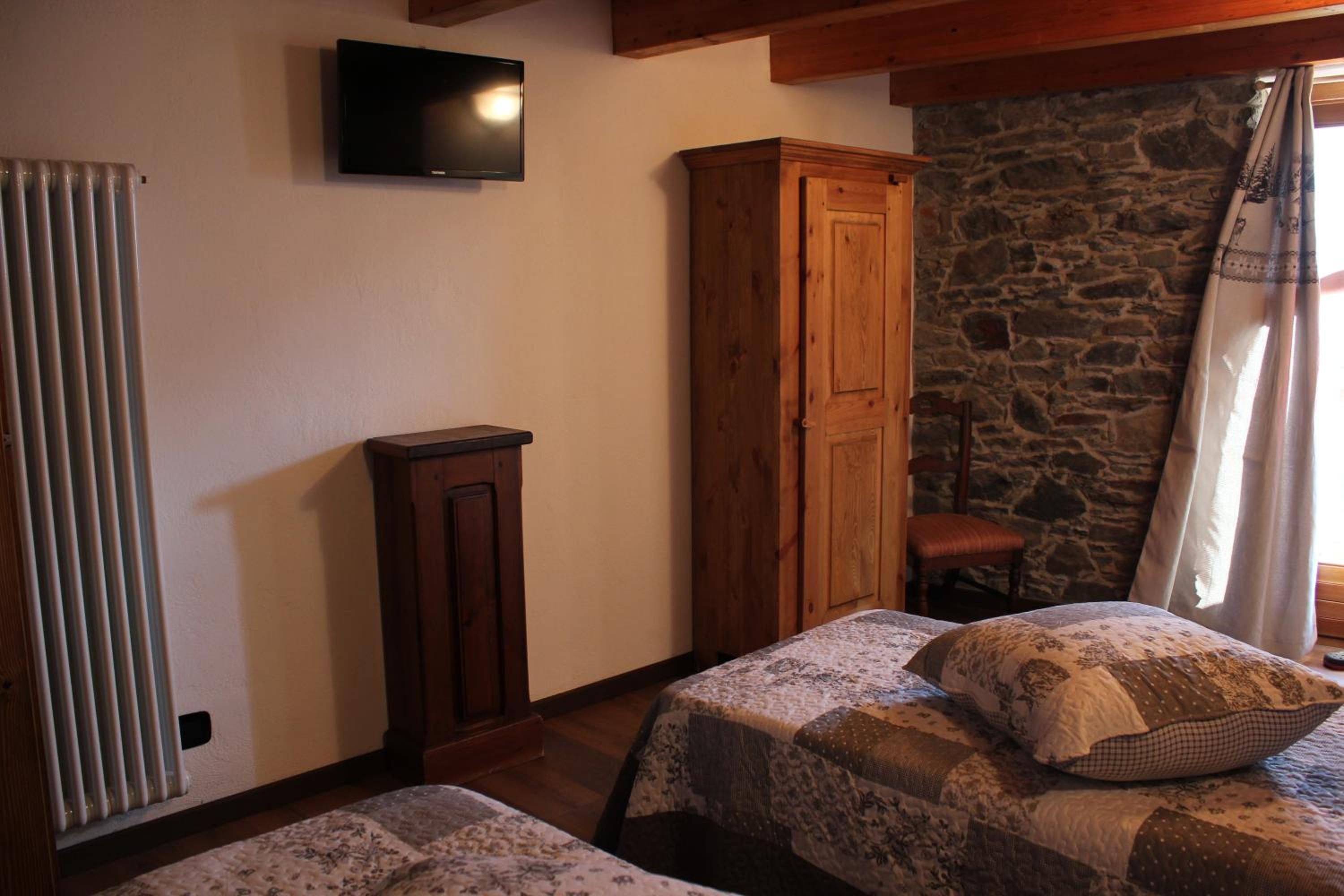 Double or Twin Room - Photo 3