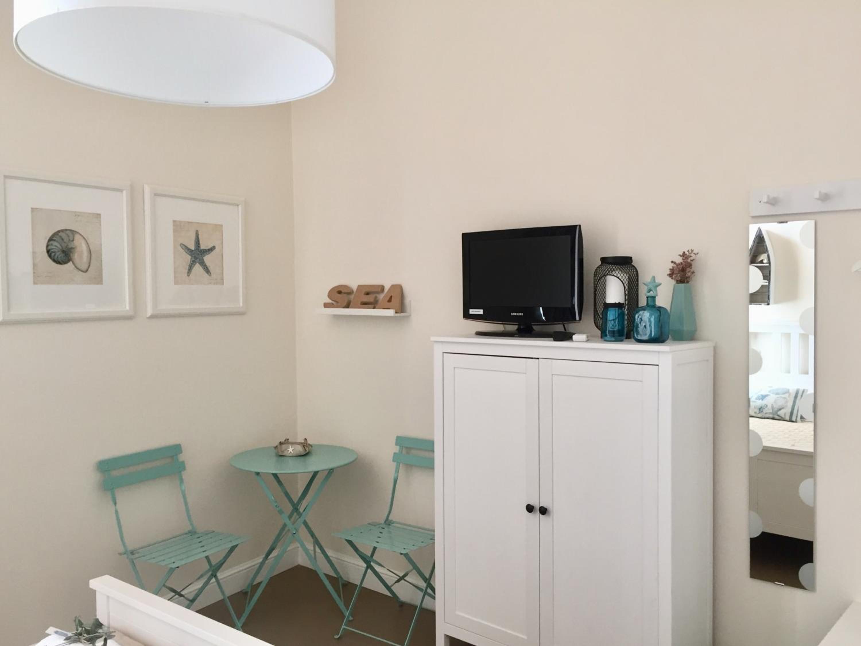 Double Room with Private Bathroom - Photo 7