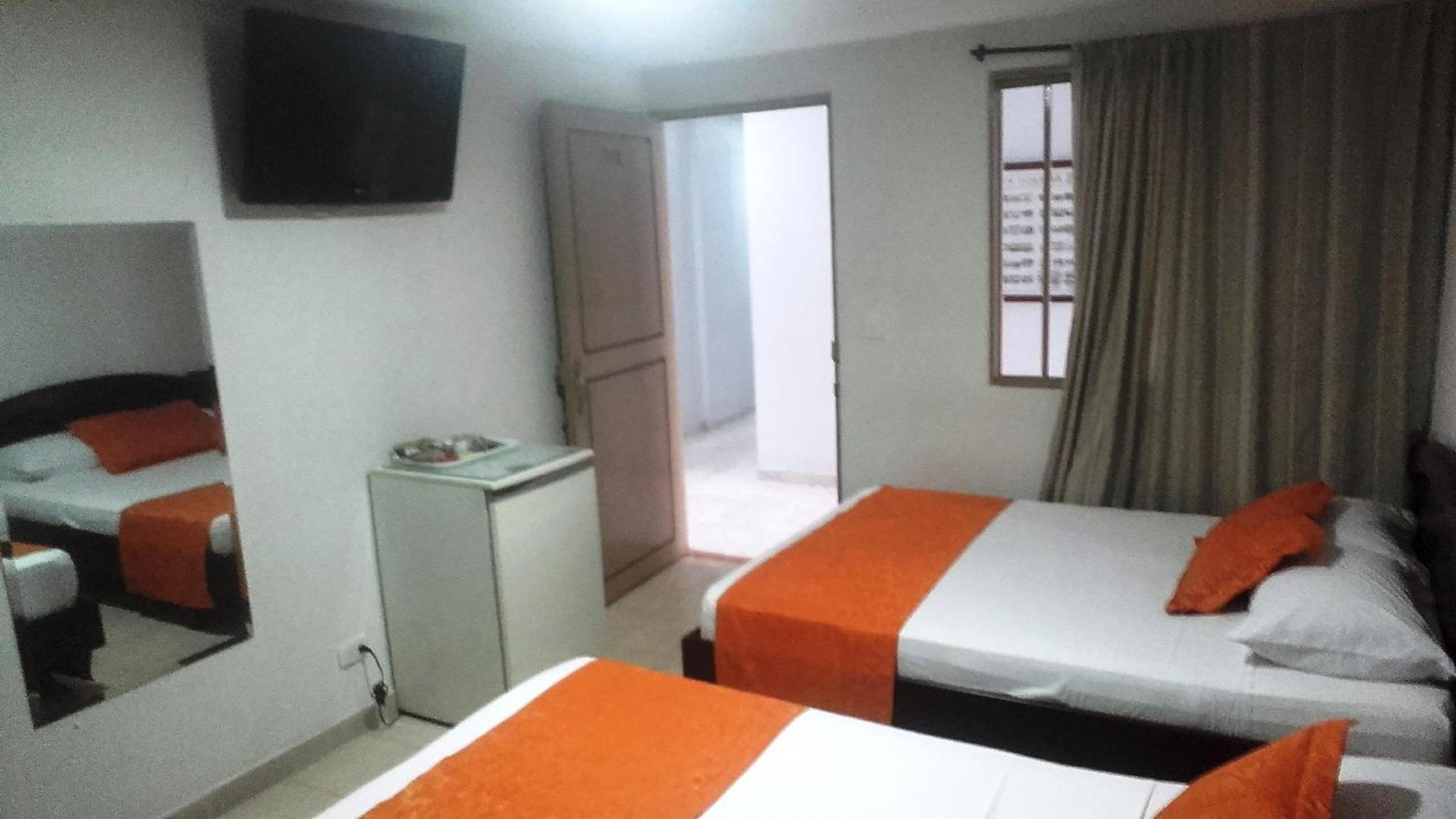 Twin Room with Private Bathroom photo 2