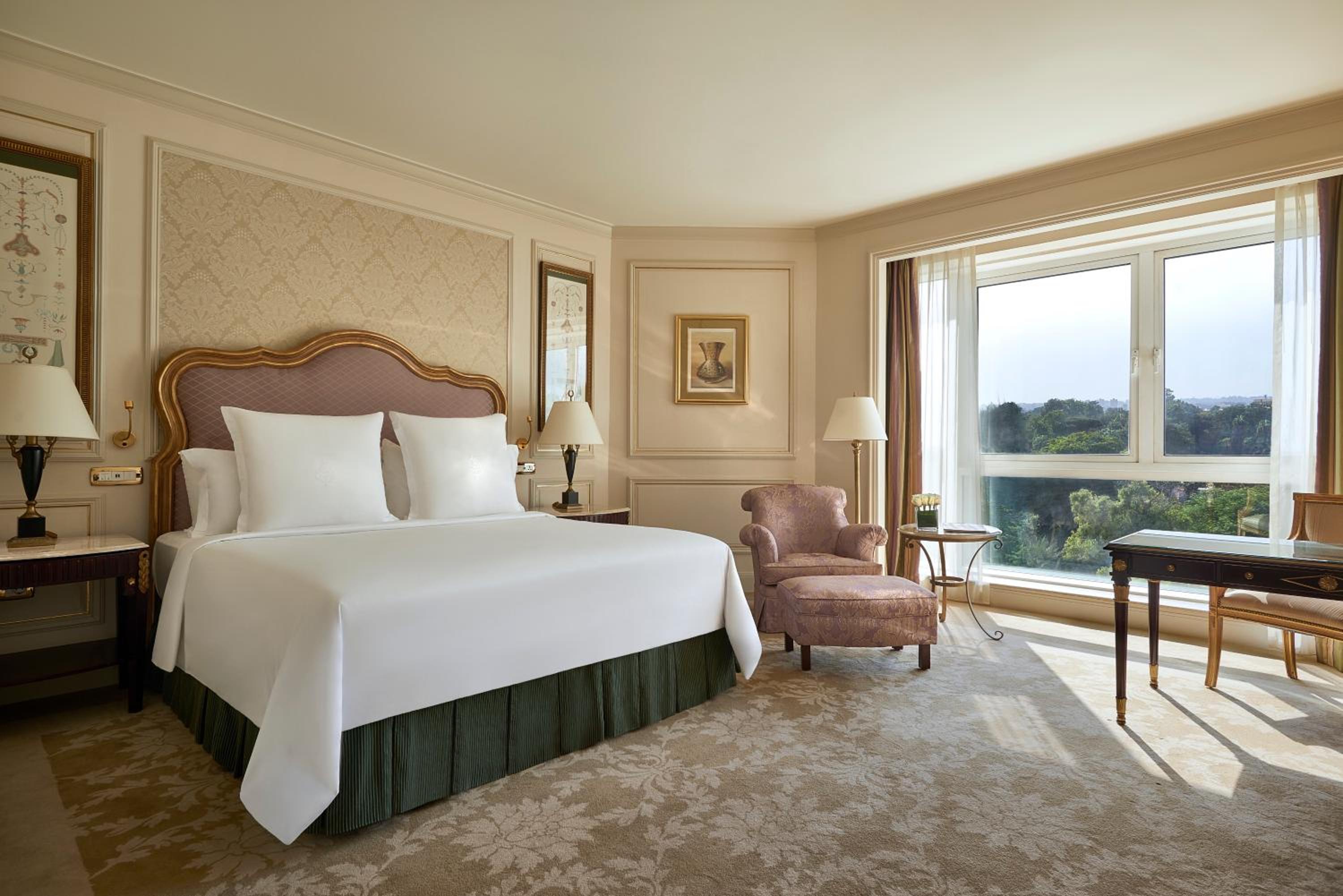 Superior Room - King Bed - Photo 2