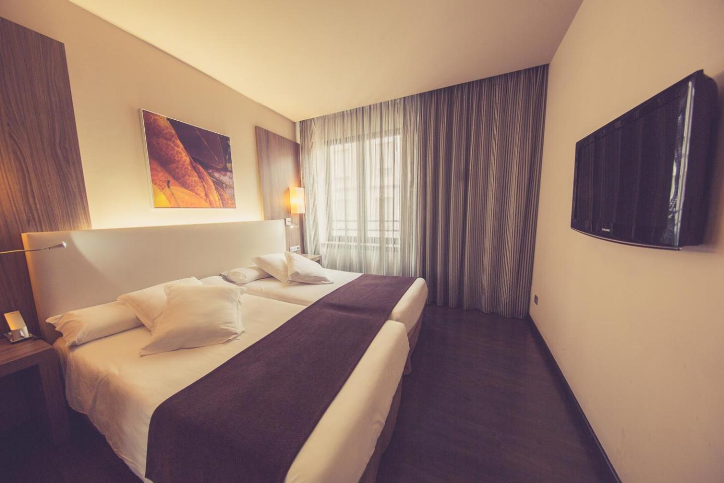 Double or Twin Room - Photo 10