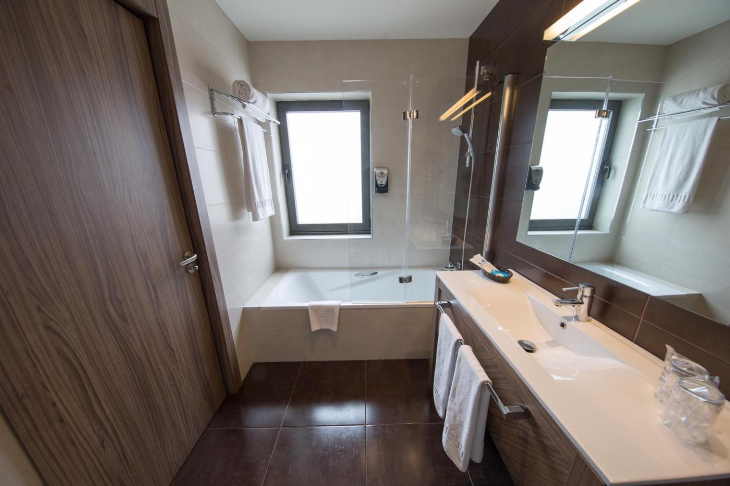 Superior Double Room - Photo 2