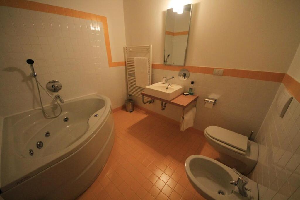 Small Double Room - Photo 6