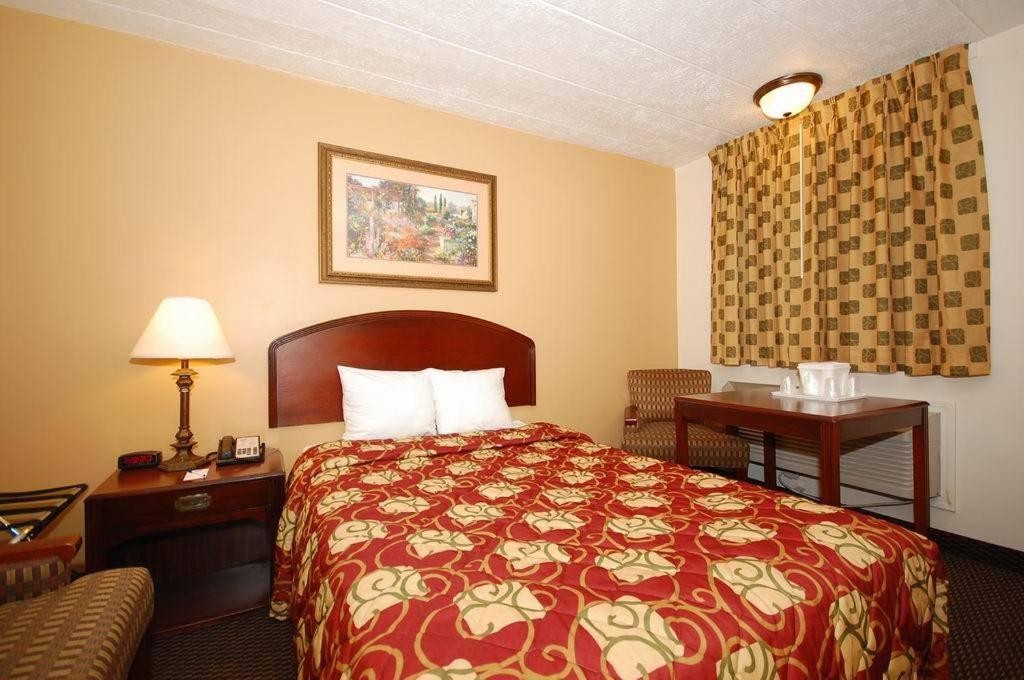 Economy Single Room - Non Smoking - Photo 1