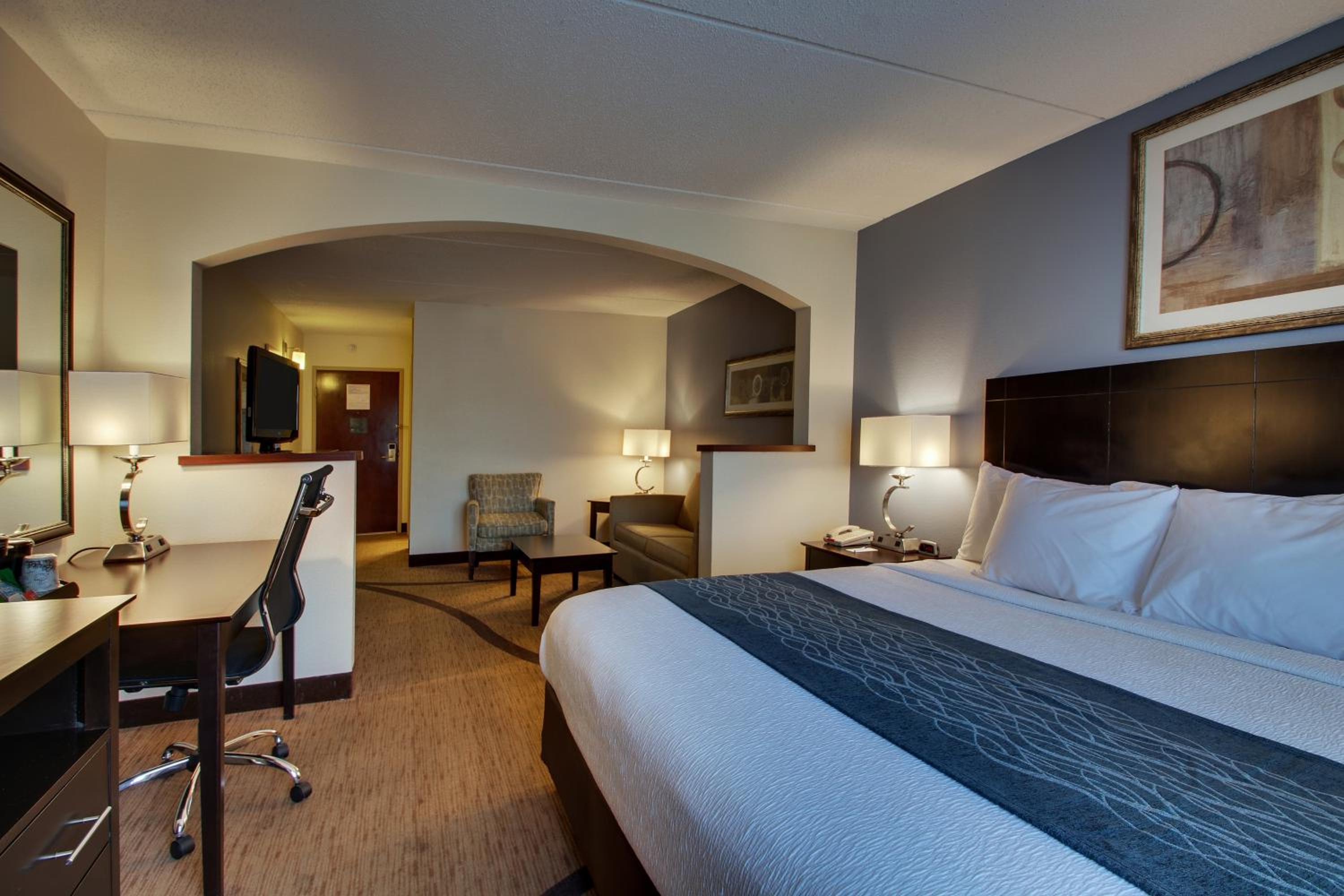 Standard Suite - Photo 5