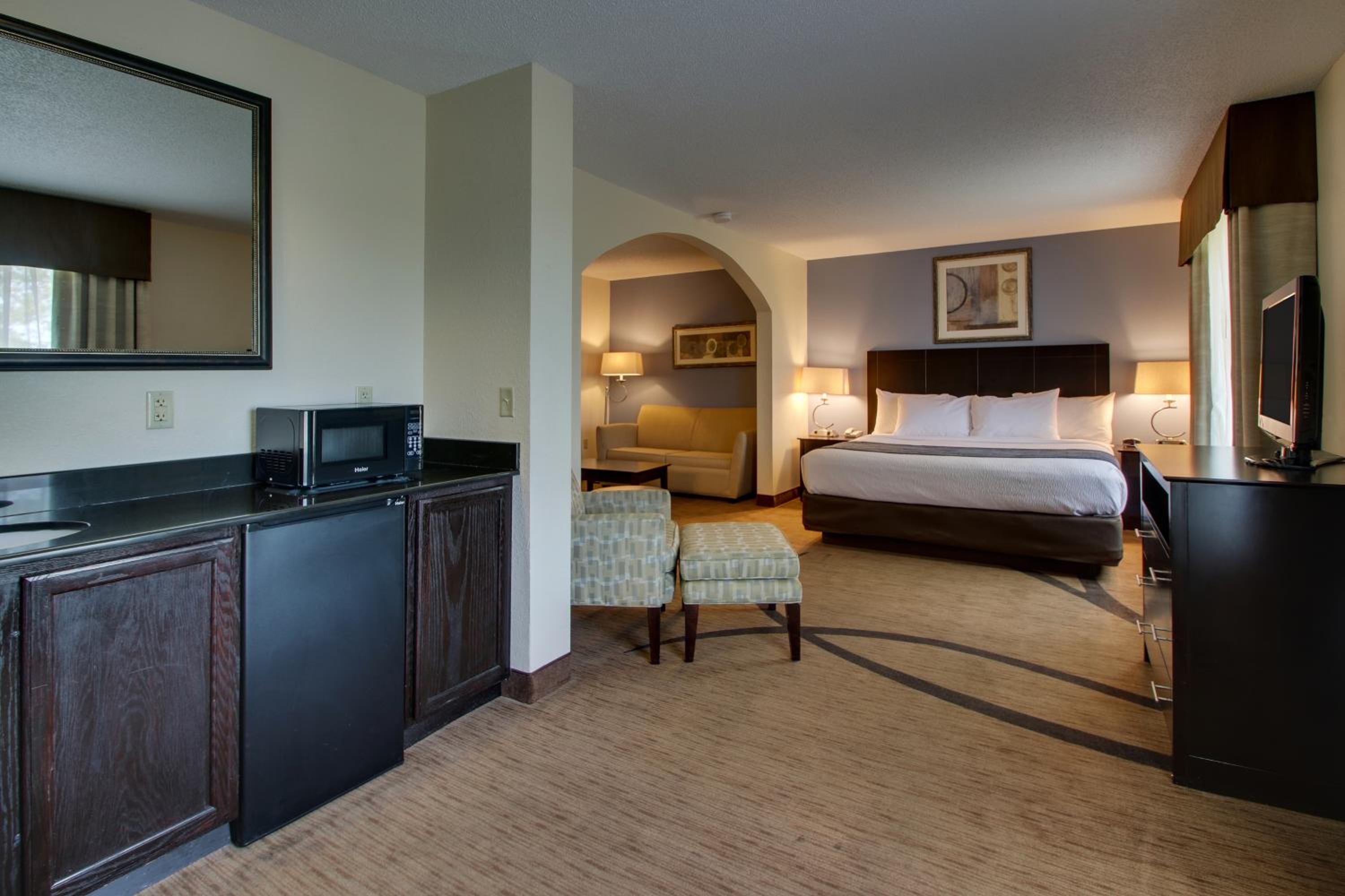 Standard Suite - Photo 3