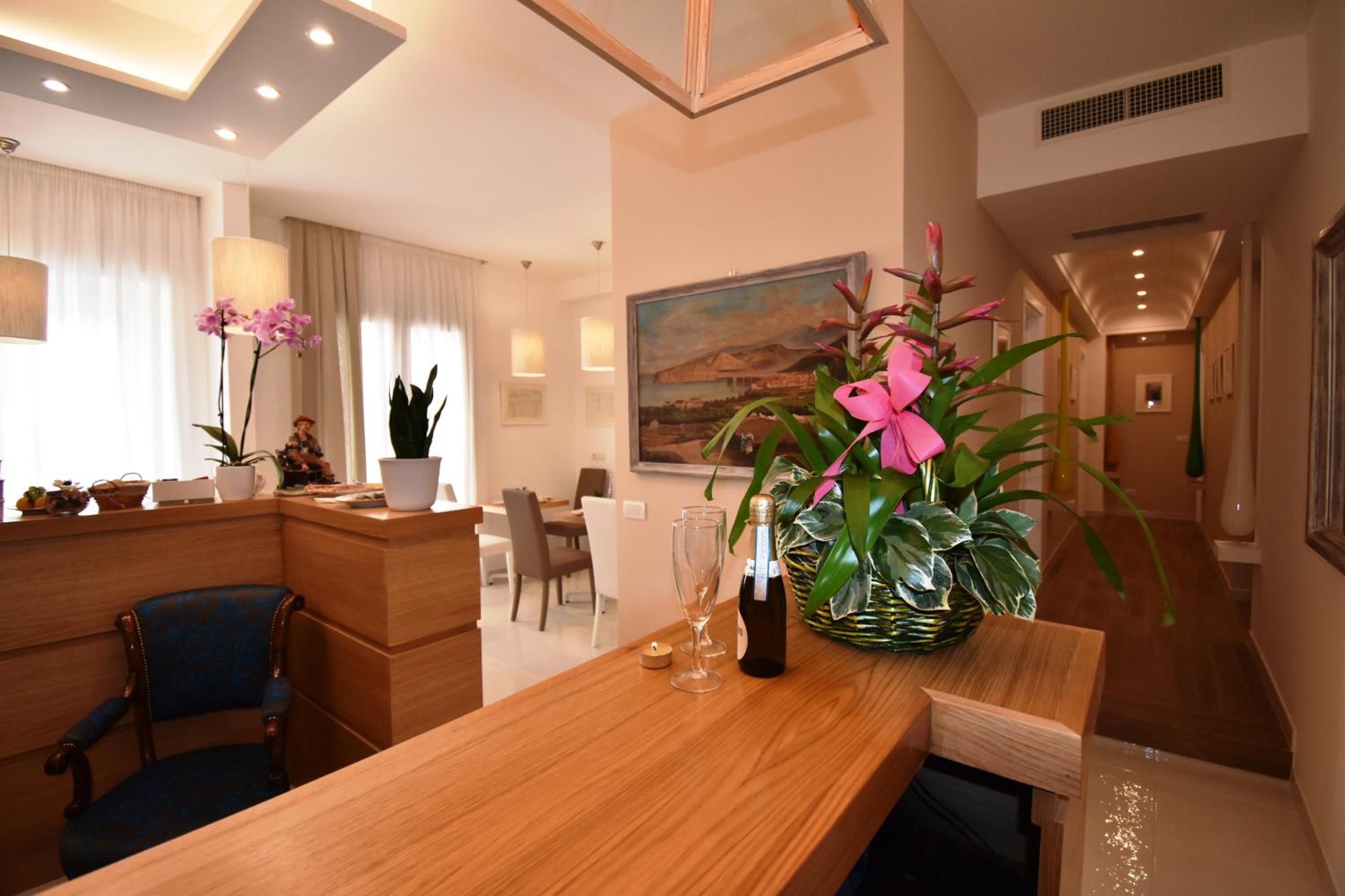 Junior Suite with Balcony - Photo 19