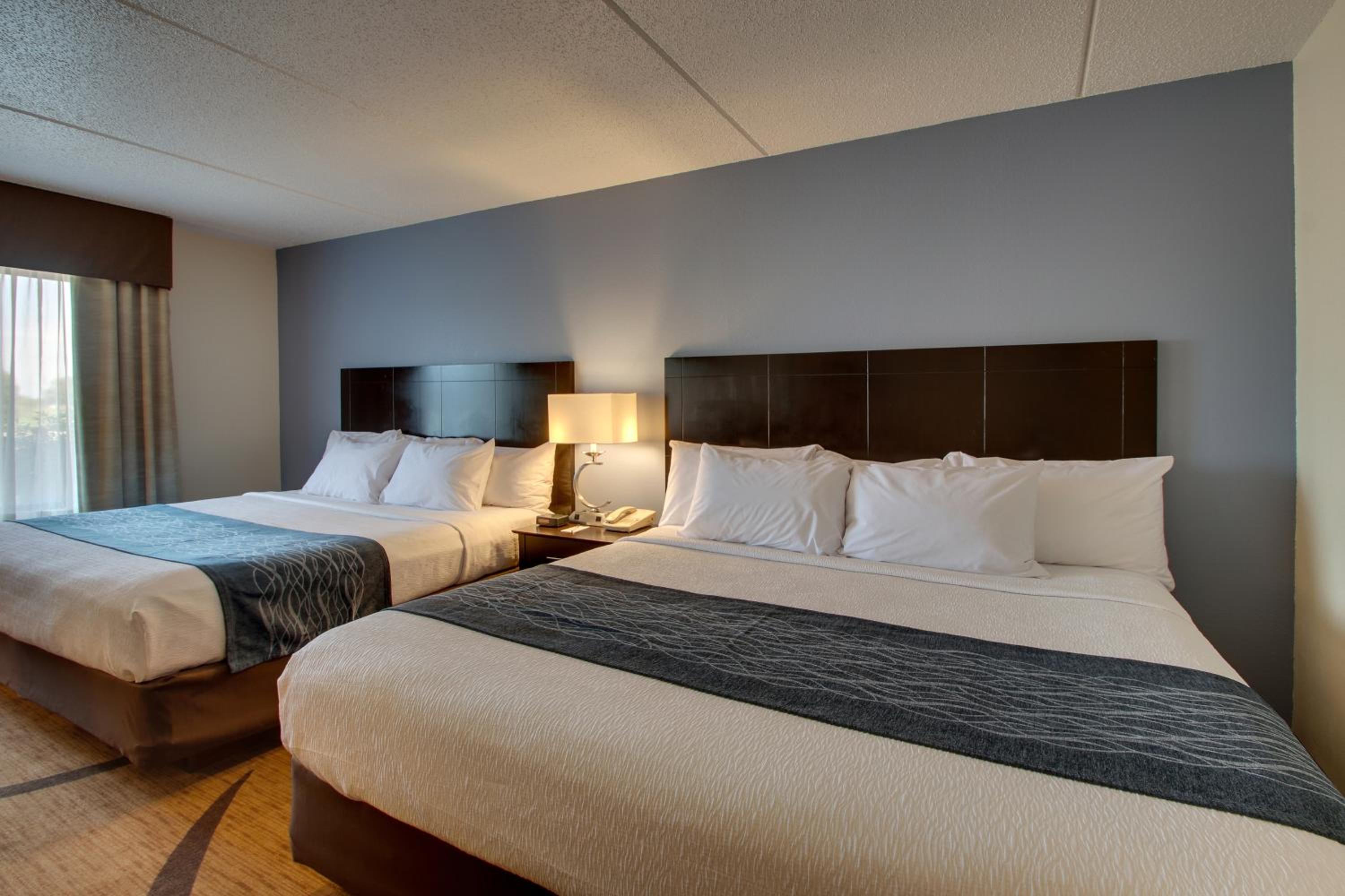 King Room with Two King Beds - Photo 2