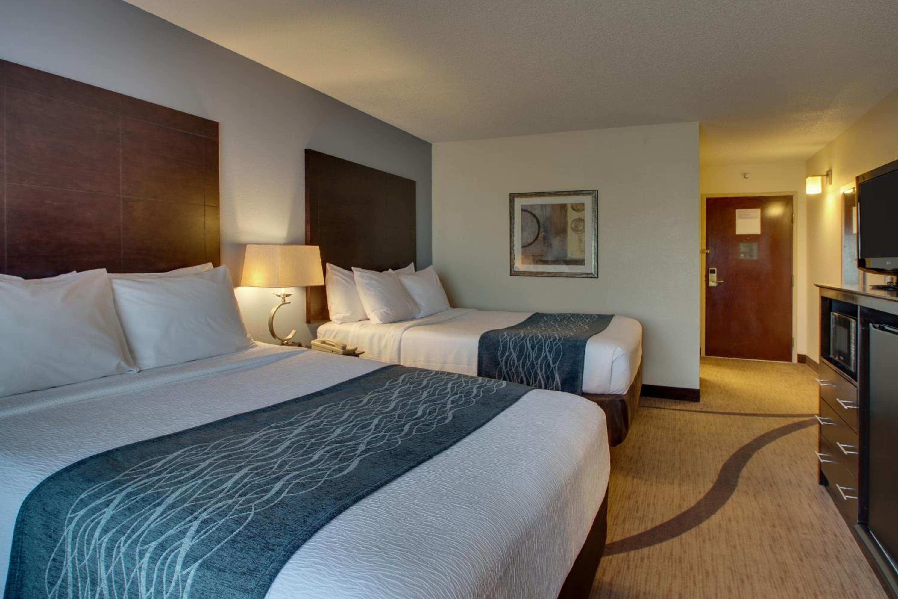 Queen Room with Two Queen Beds - Photo 1