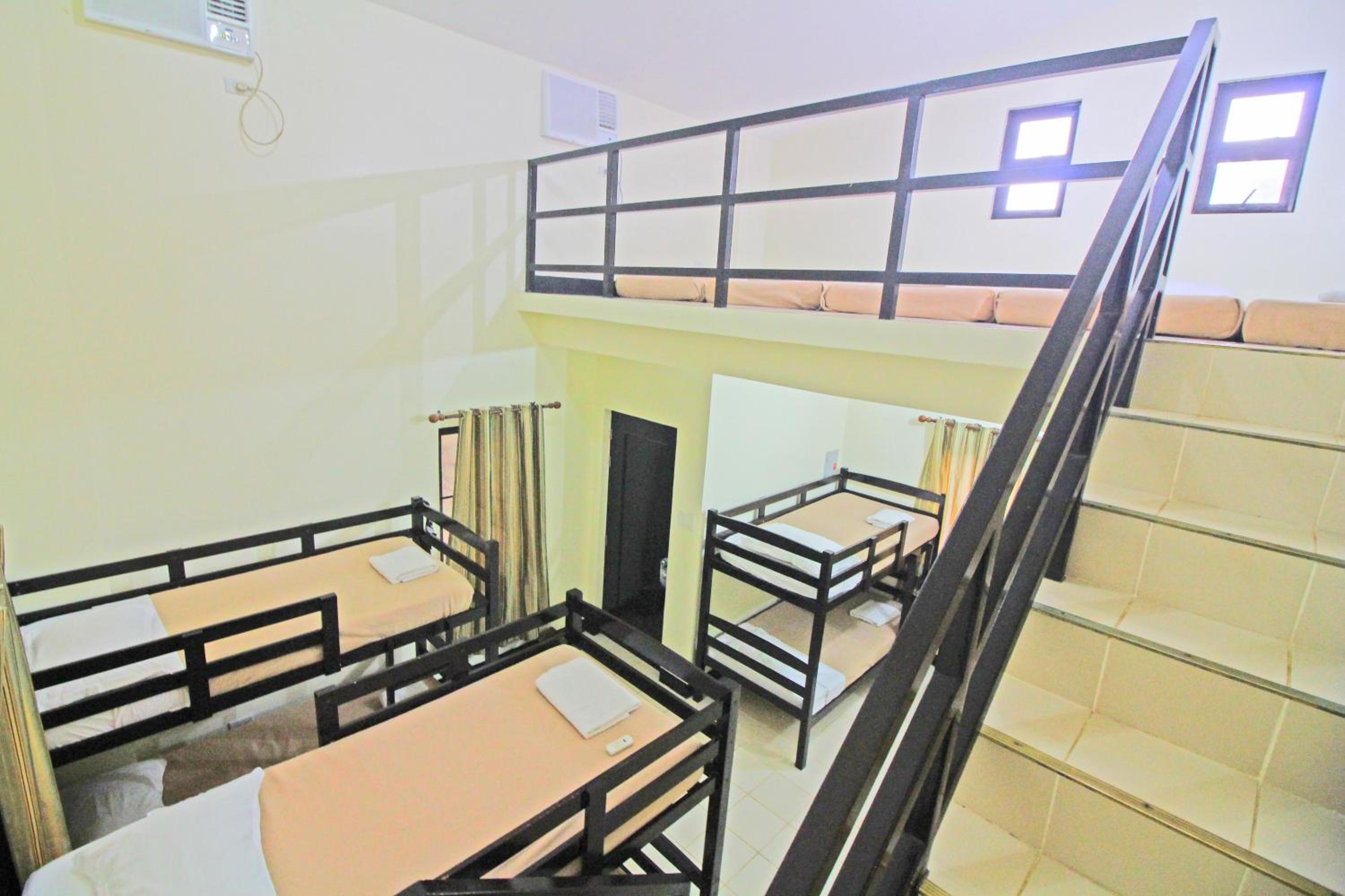 Duplex Room - Photo 9