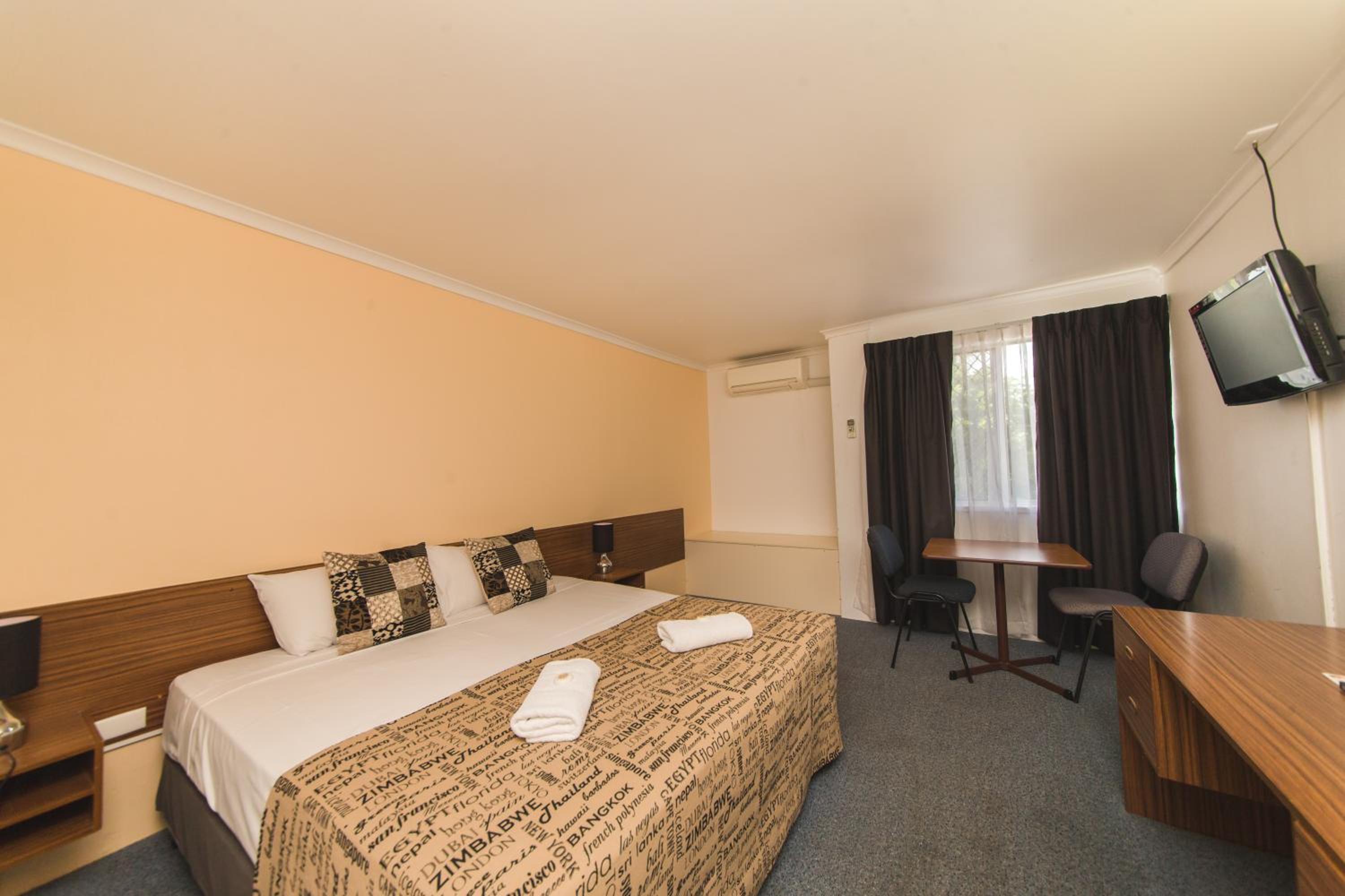 Deluxe King Room photo 2