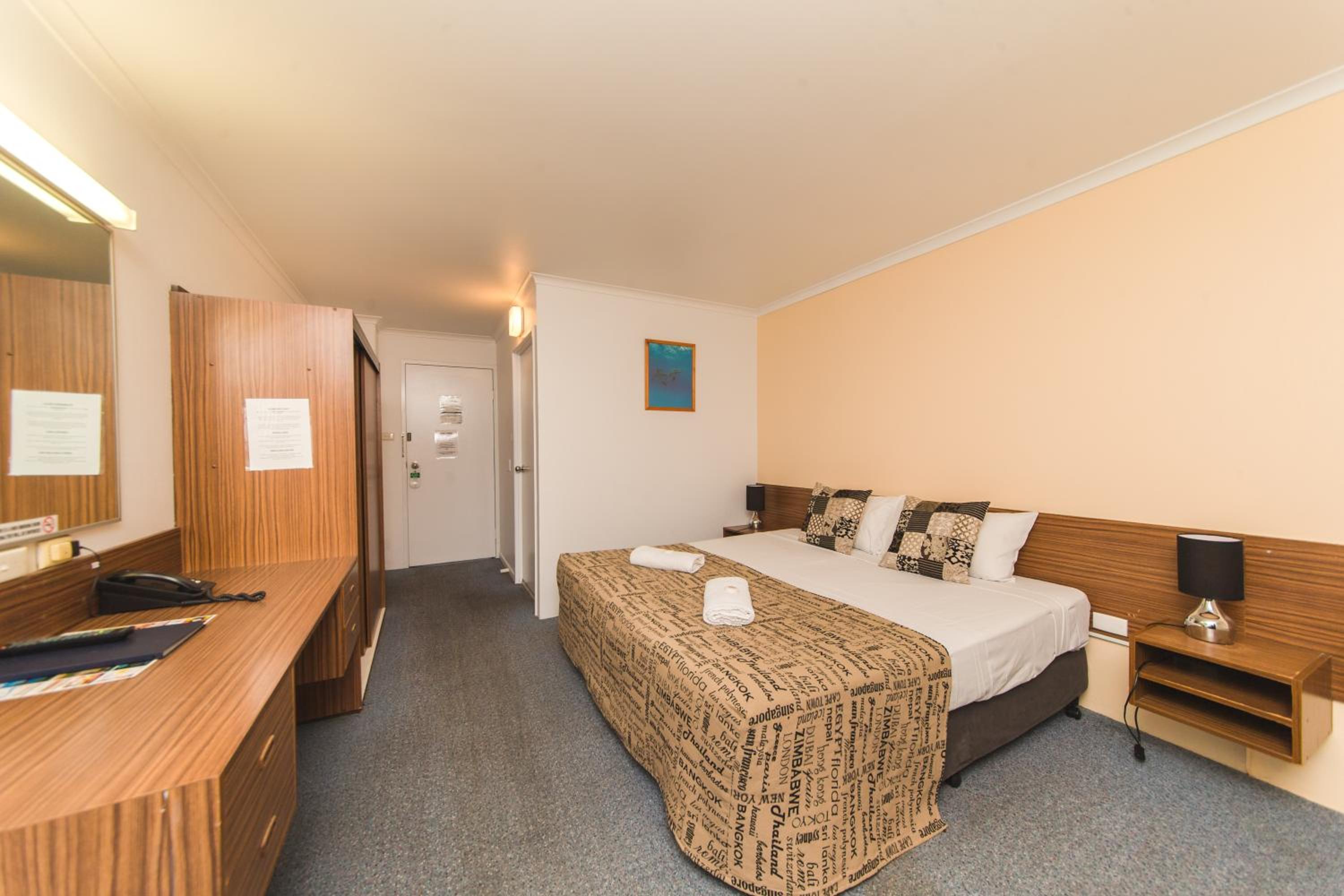 Deluxe King Room photo 3