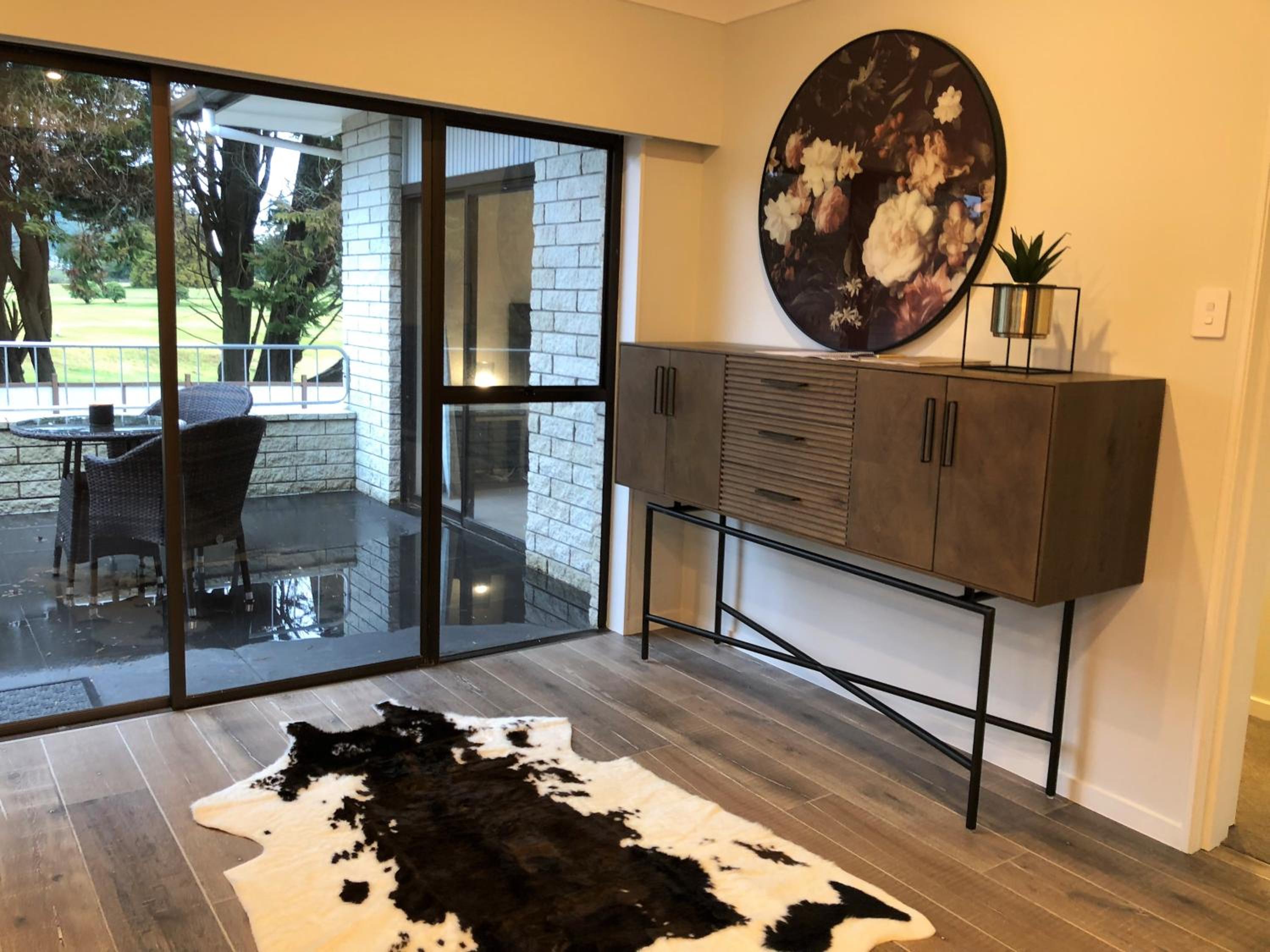 Five-Bedroom House - Photo 36