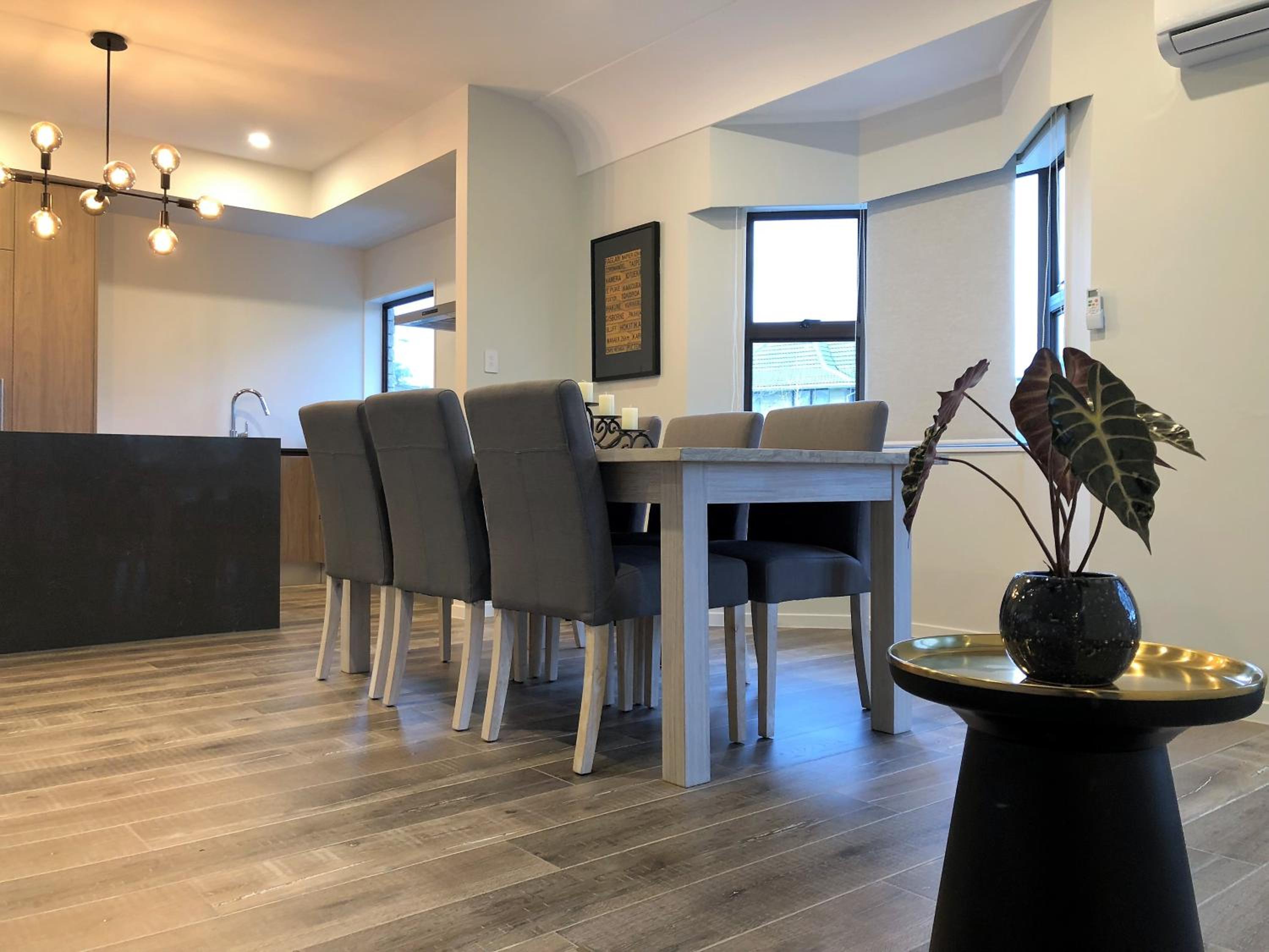 Five-Bedroom House - Photo 37