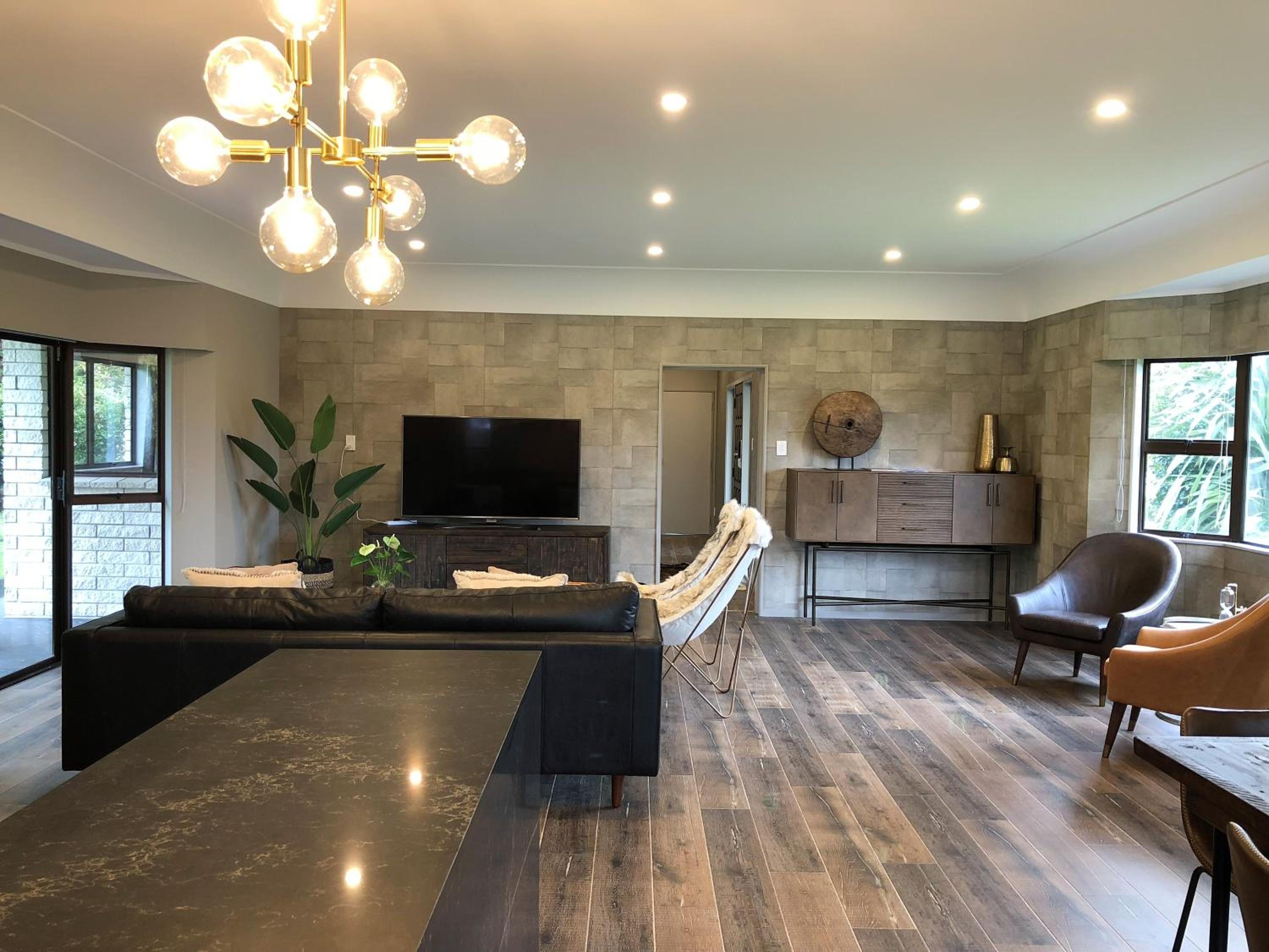 Five-Bedroom House - Photo 38