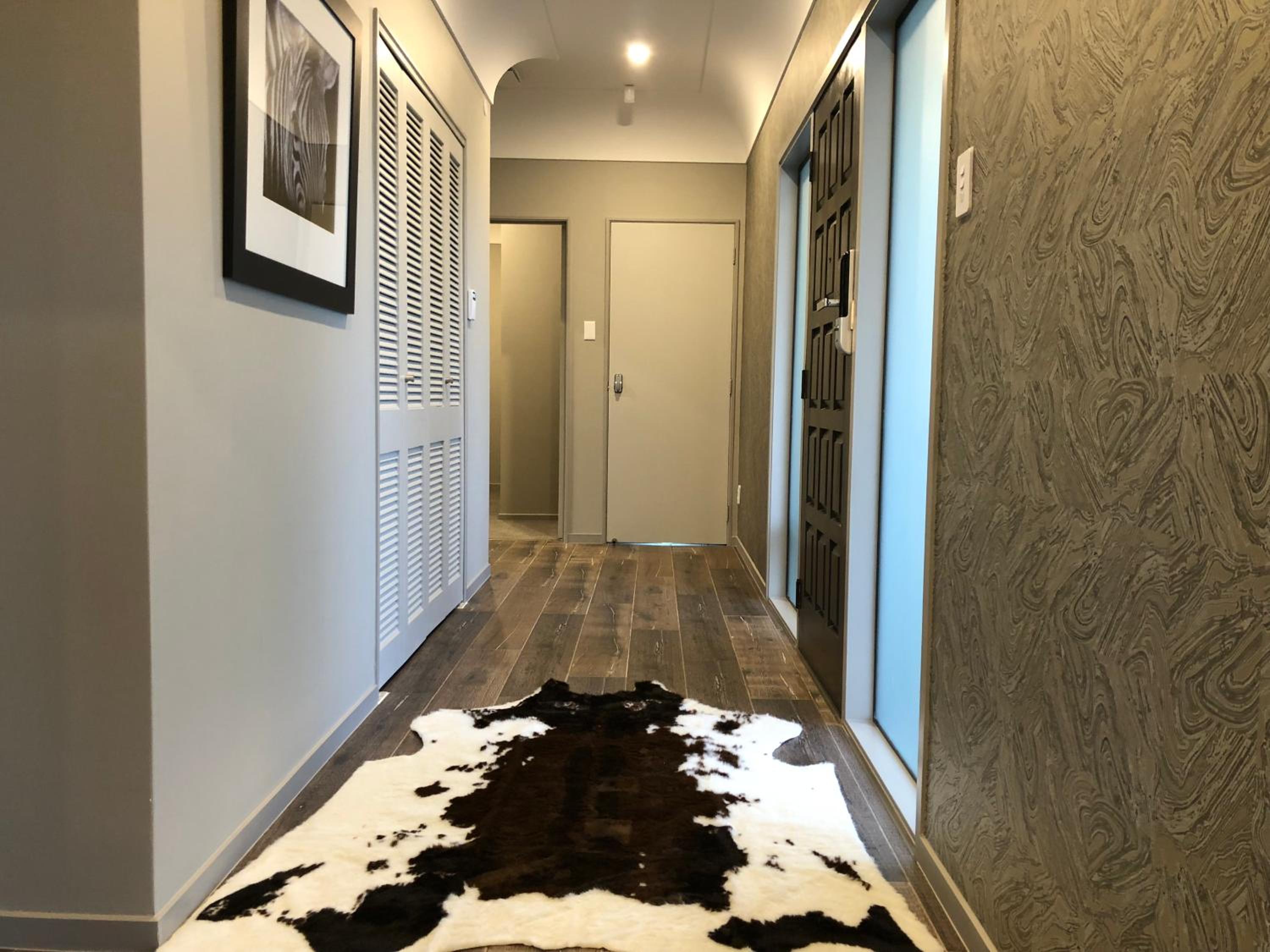 Five-Bedroom House - Photo 41