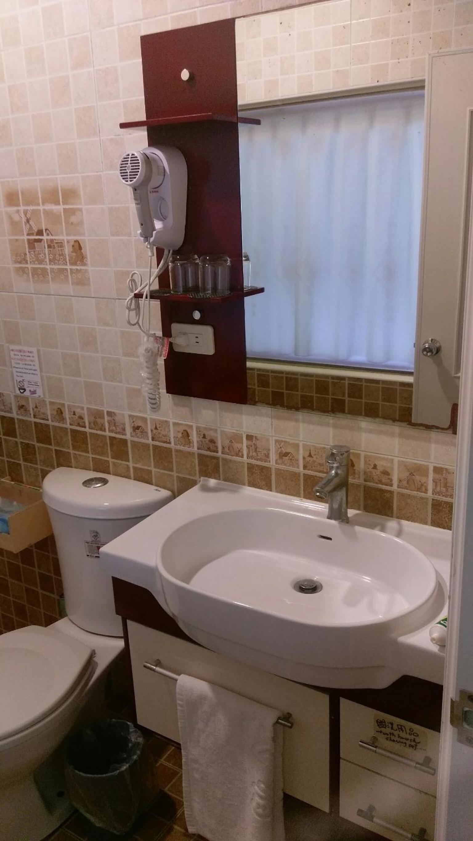 Queen Room photo 3
