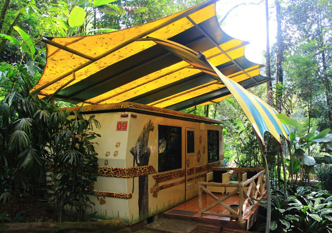 Caravan Quadruple Room photo 3