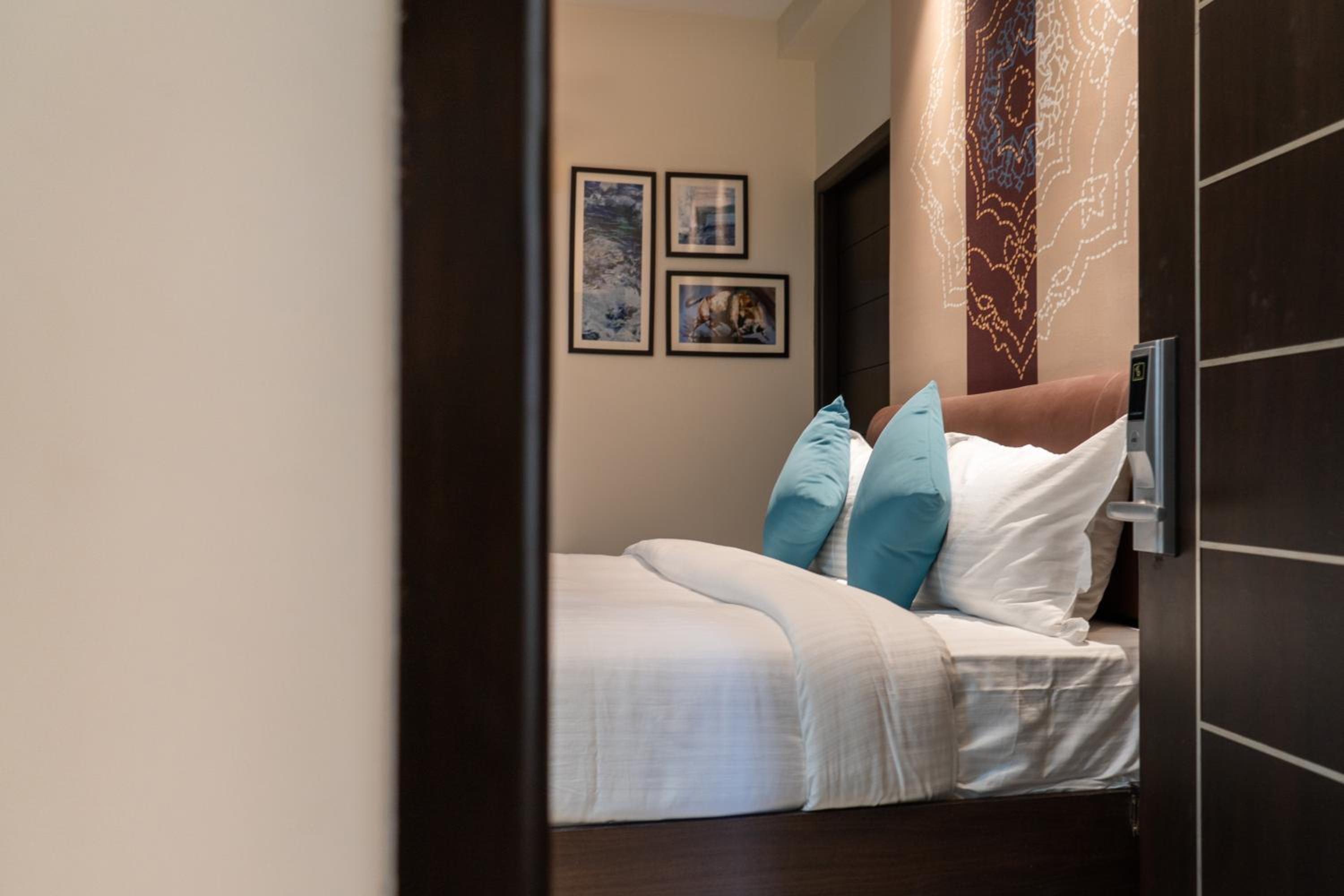 Economy Double Room - Photo 10