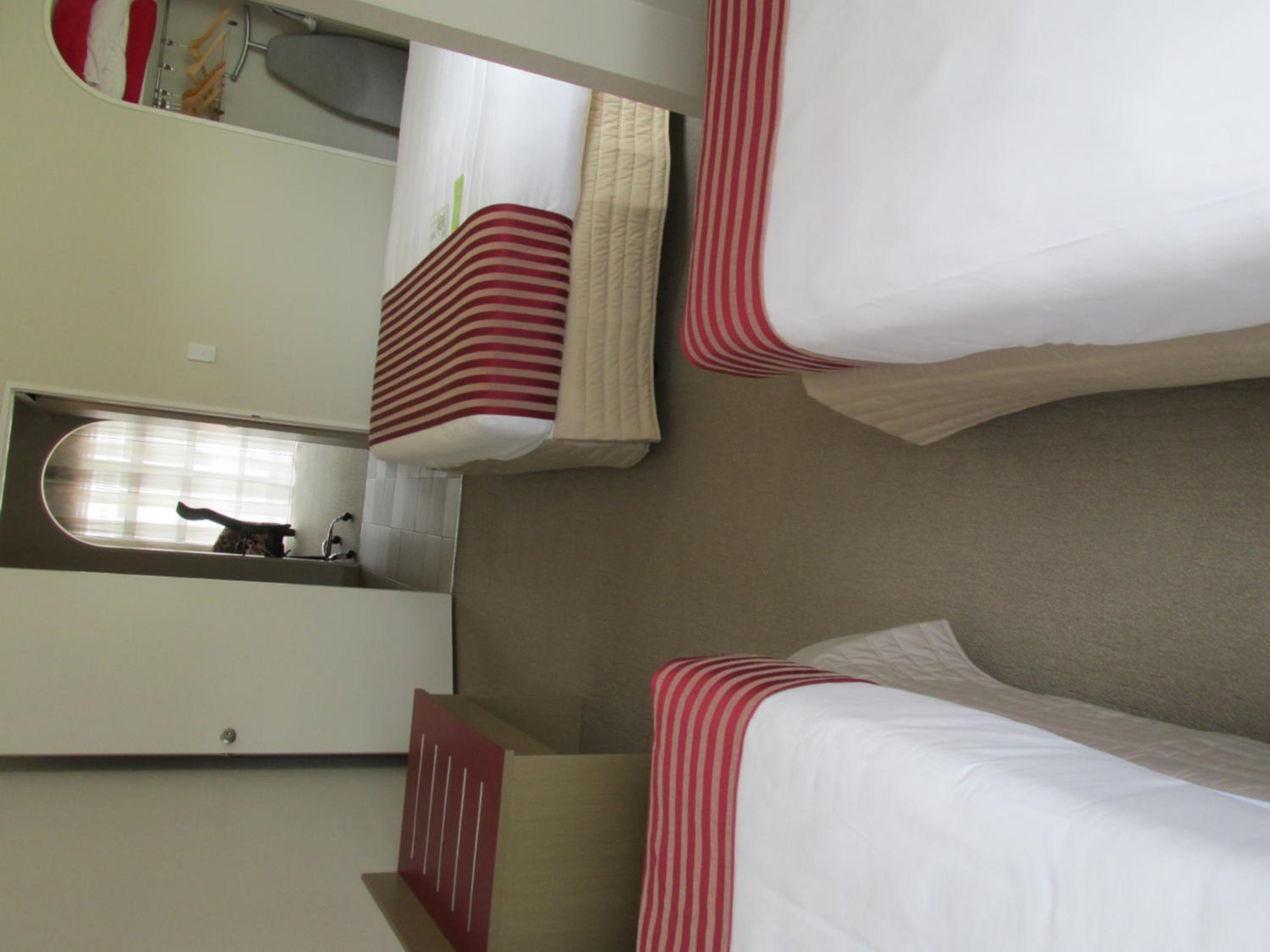 Standard Triple Room - Photo 4