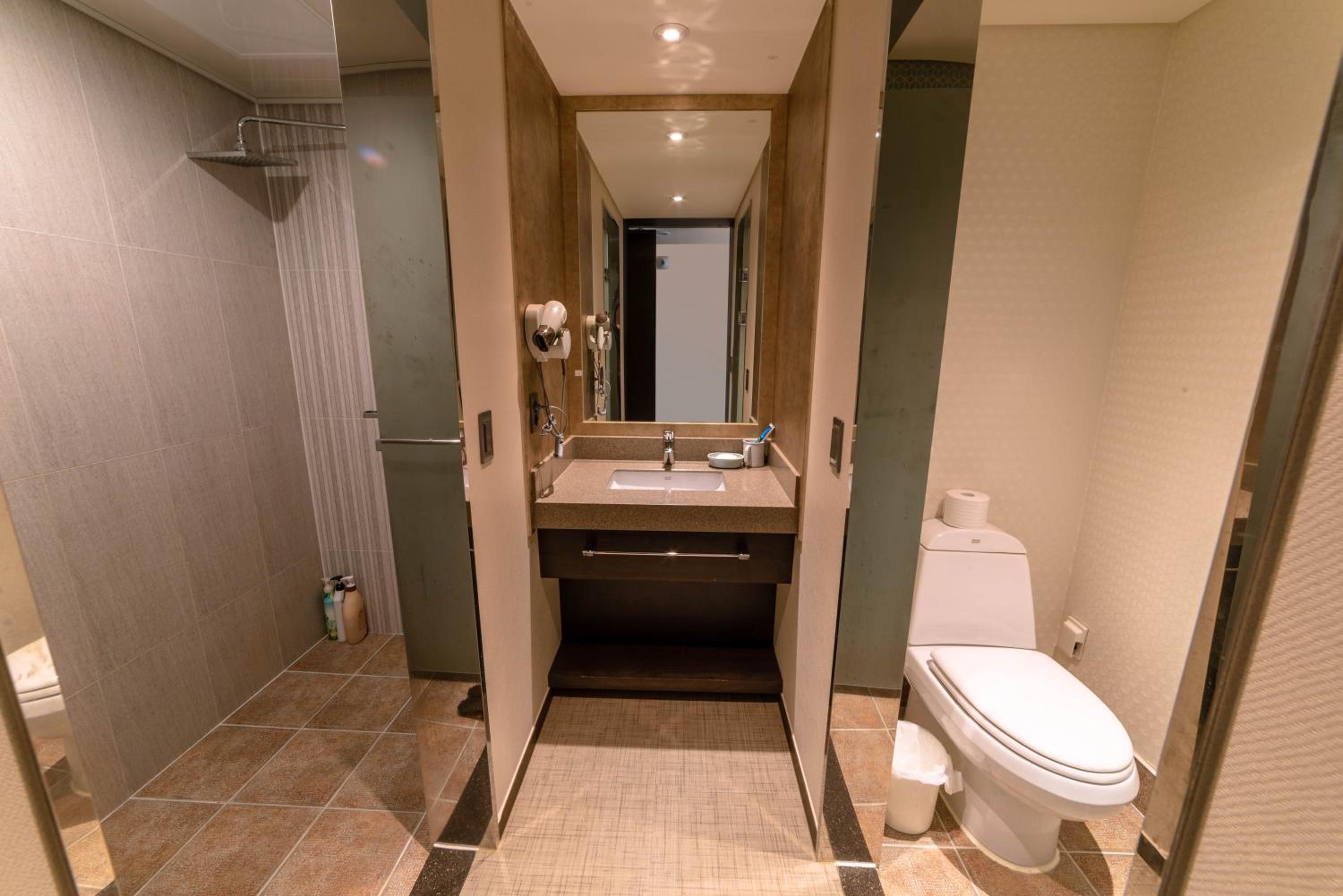 Basic Triple Room - Photo 9